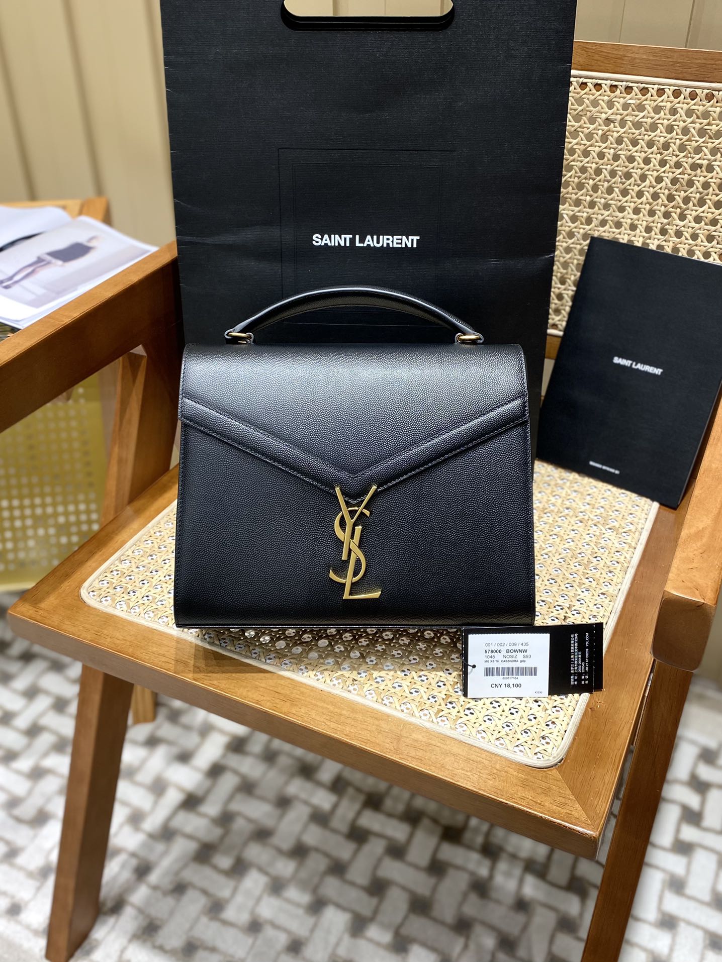 Saint Laurent Ysl CASSANDRA鱼子酱纹手拎包 578000黑色