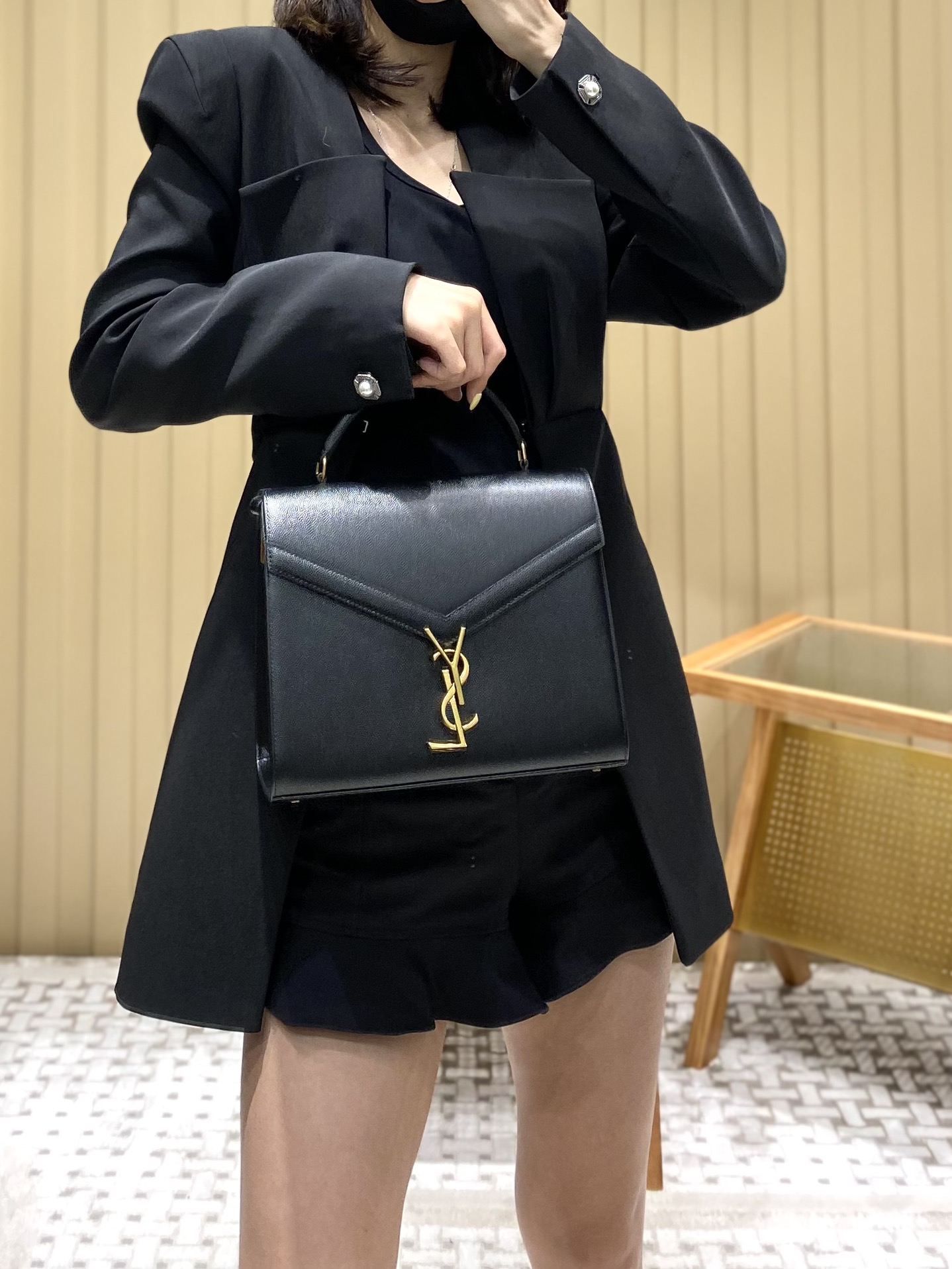 Saint Laurent Ysl CASSANDRA鱼子酱纹手拎包 578000黑色