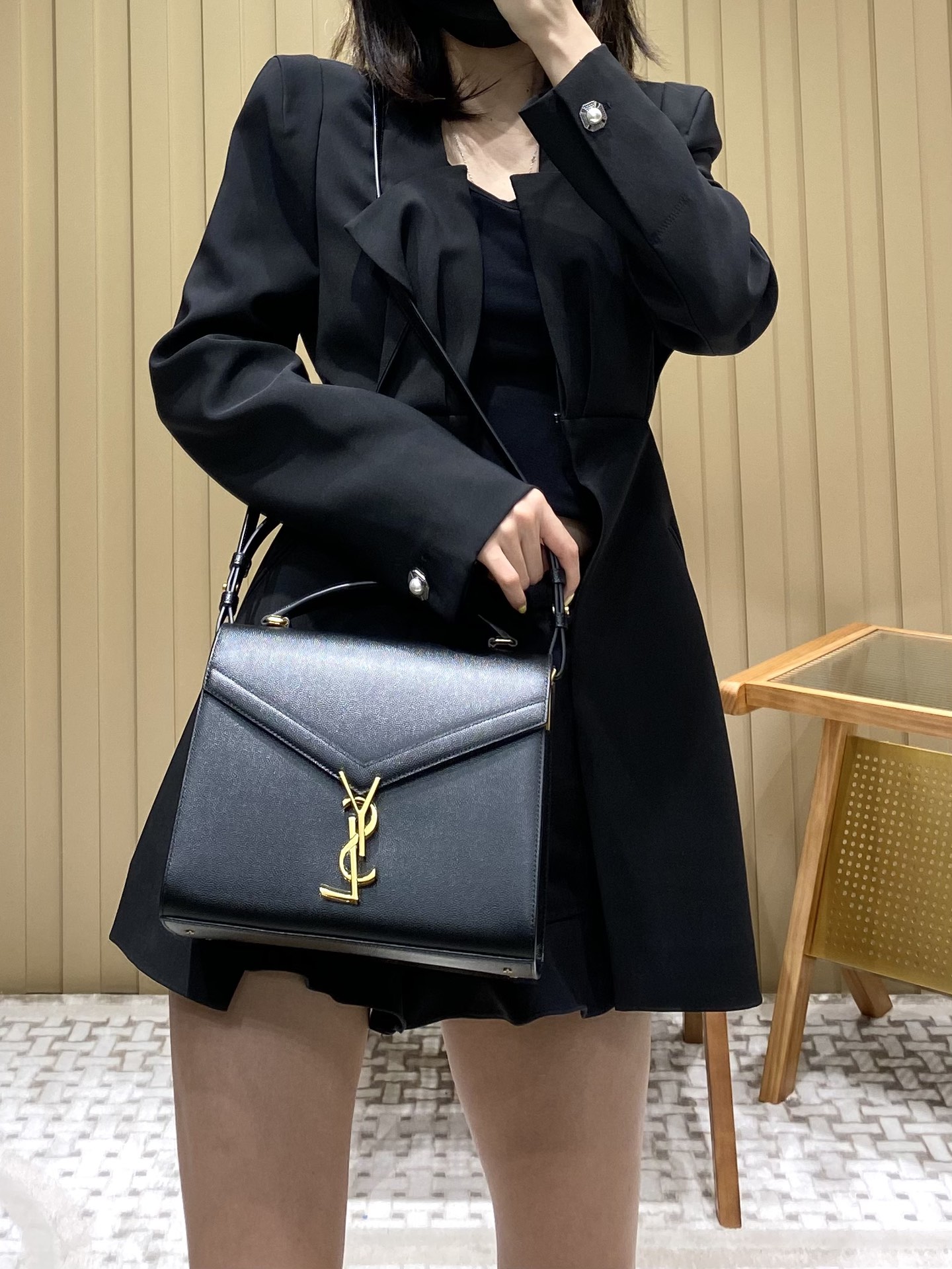 Saint Laurent Ysl CASSANDRA鱼子酱纹手拎包 578000黑色