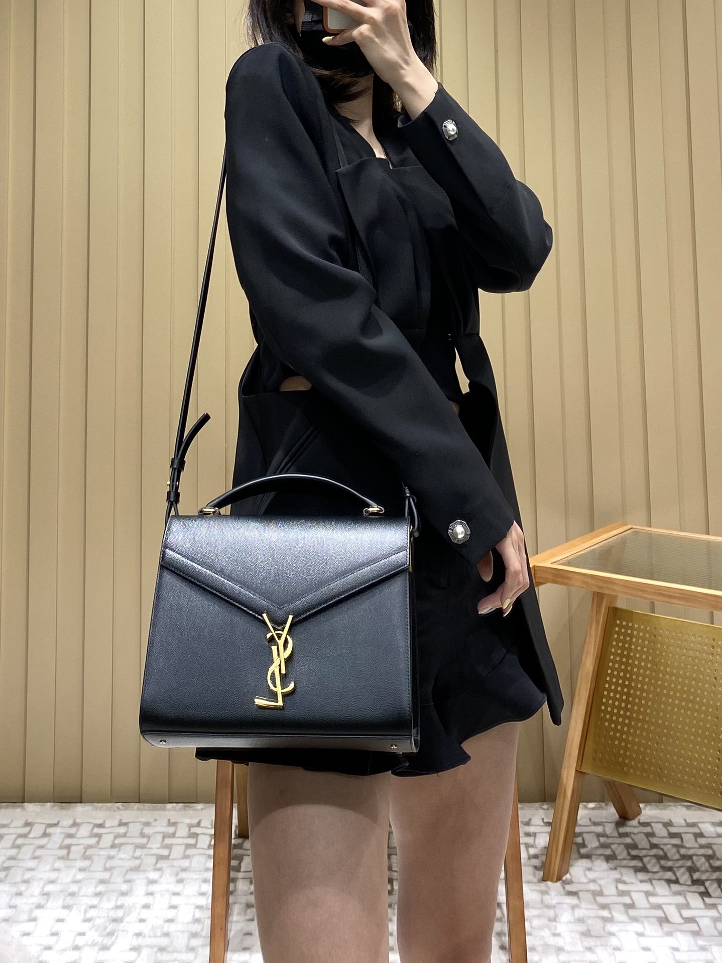 Saint Laurent Ysl CASSANDRA鱼子酱纹手拎包 578000黑色