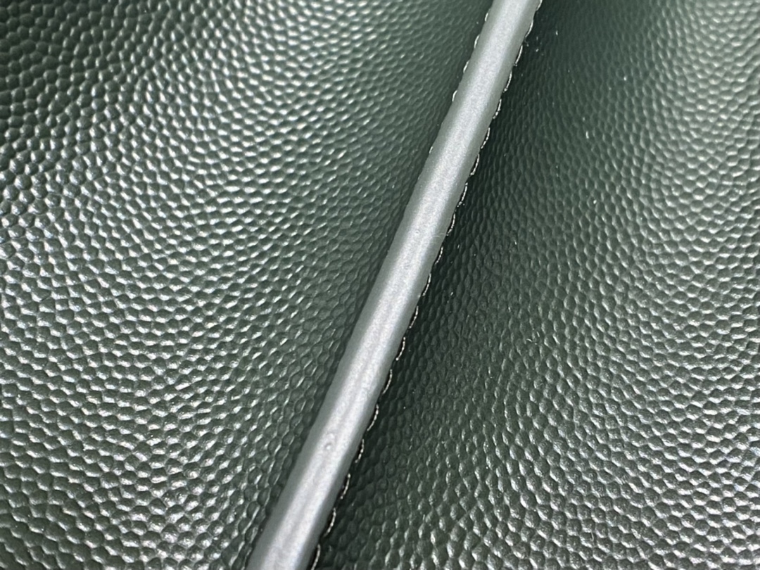 Saint Laurent Ysl CASSANDRA鱼子酱纹手拎包 578000墨绿色