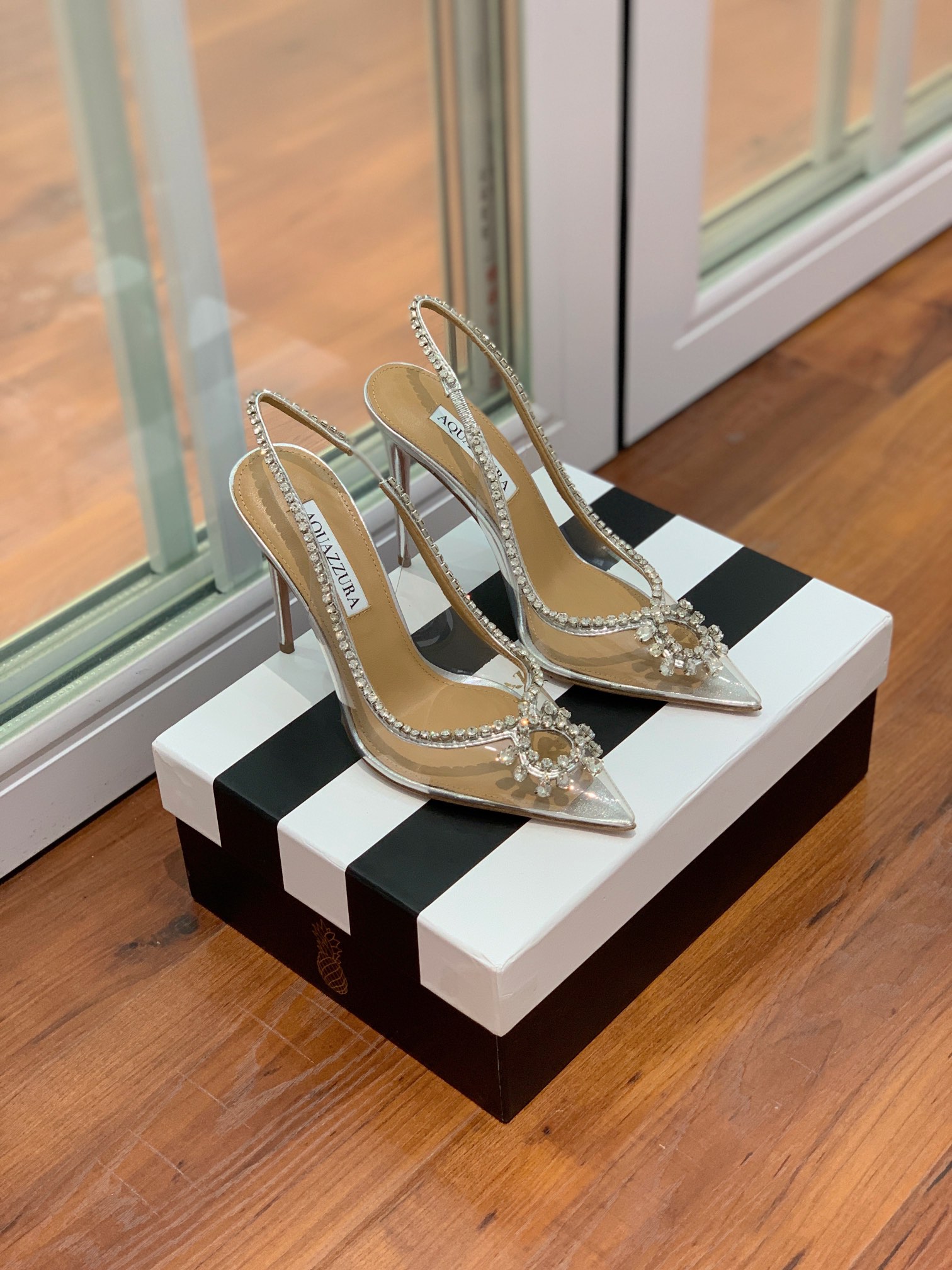 AQUAZZUR*透明水晶尖头凉鞋性