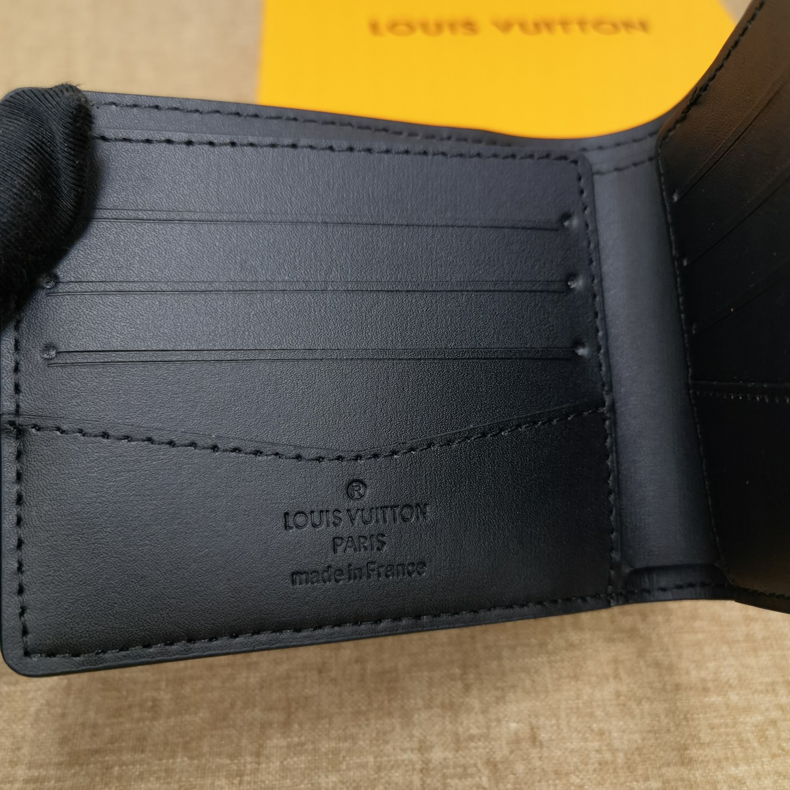 Leather Bifold Wallet - Gift Box for Gifting