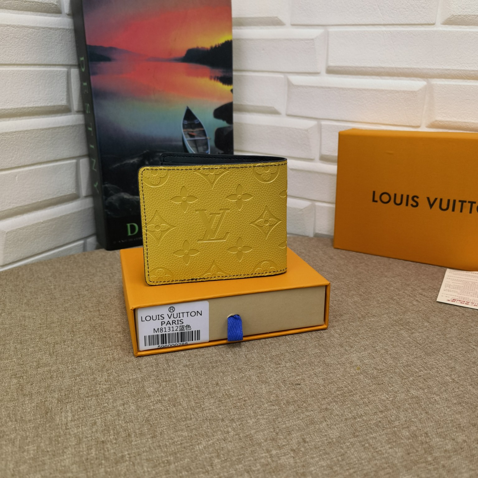 Classic Bifold Leather Wallet - Interior View