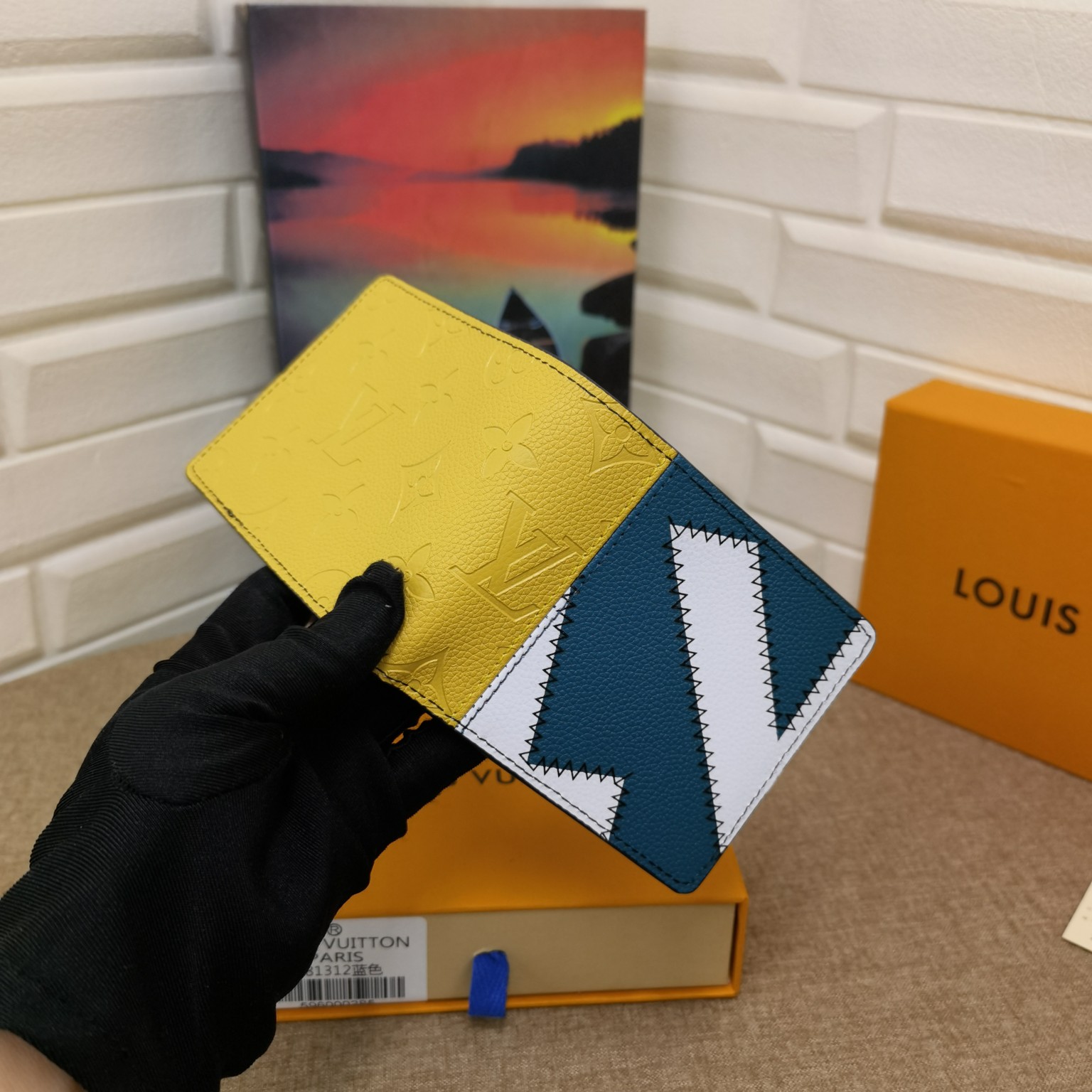 Classic Bifold Leather Wallet - Leather Texture Close-up