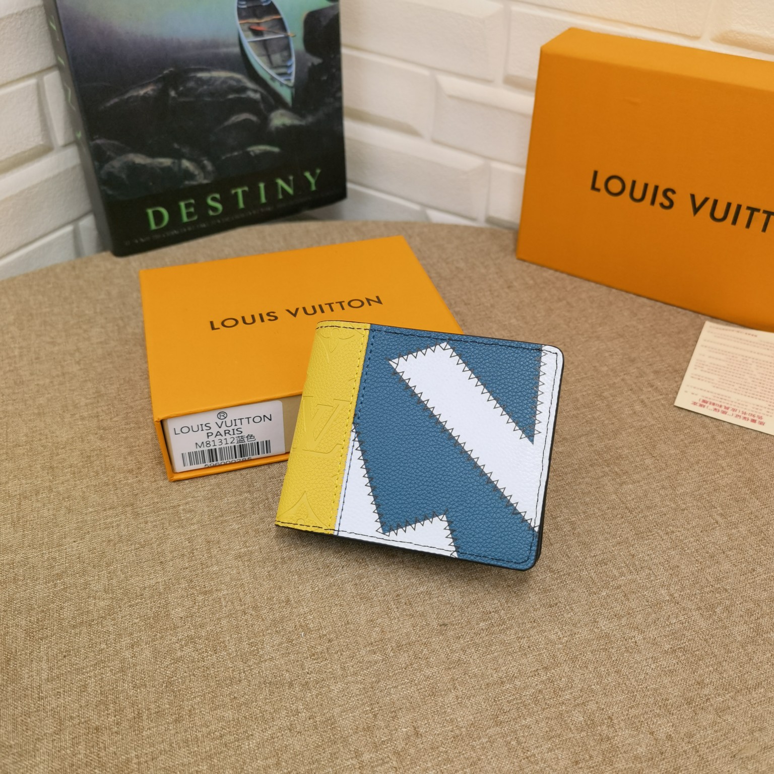 Classic Bifold Leather Wallet - In-Pocket Example