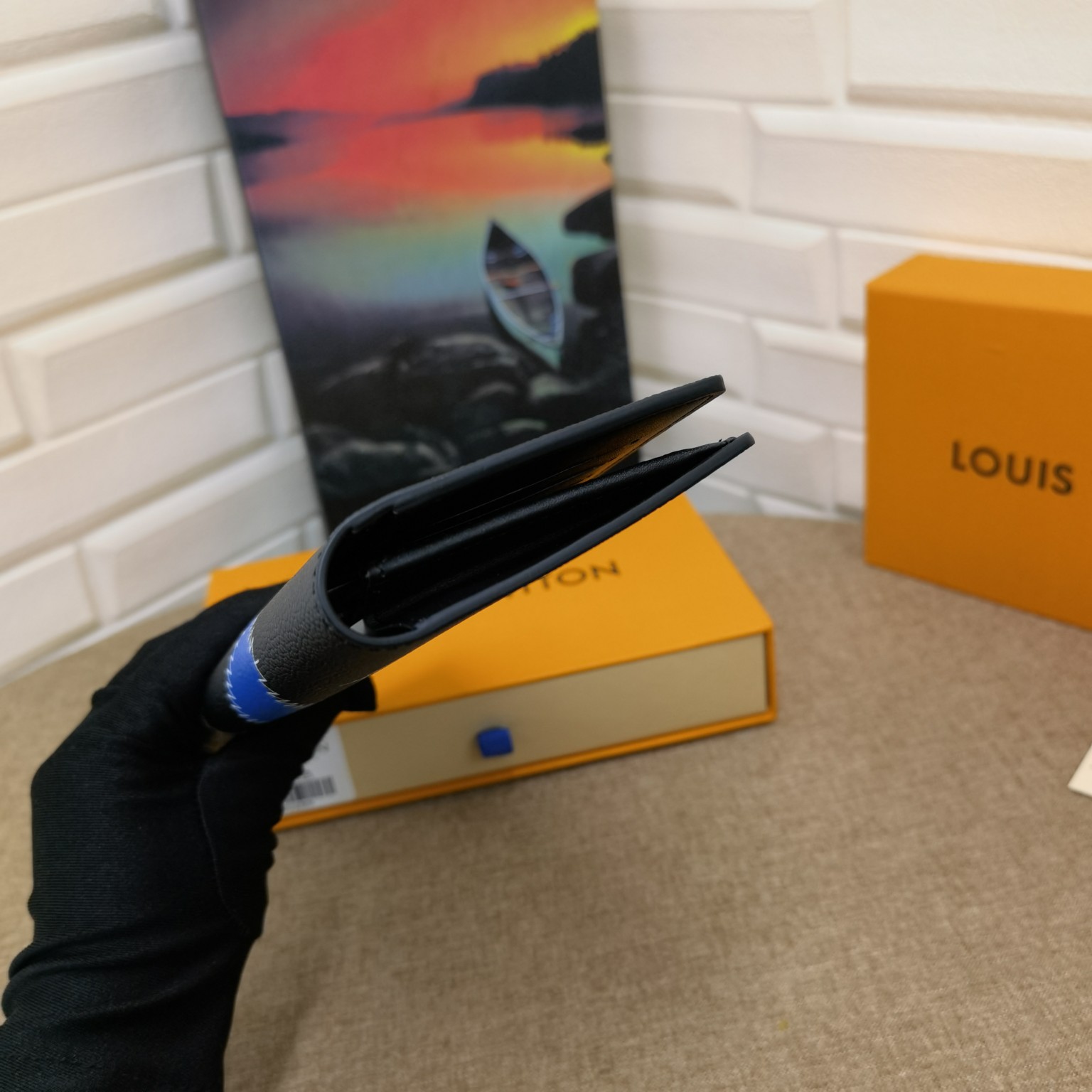 Bifold wallet card slots detail