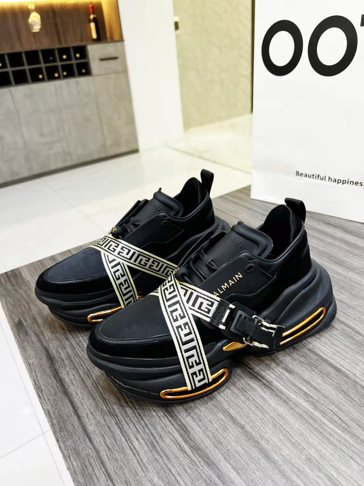 Balmain’s Latest Top Editions, Modern Beauty in Super-Cooked Shoes: A Fashion Breakdown - 图片 2