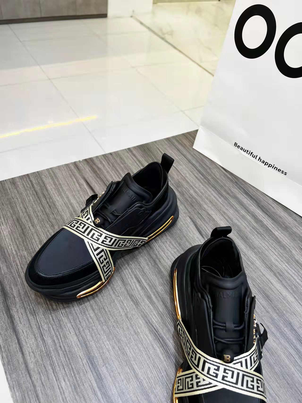 Balmain’s Latest Top Editions, Modern Beauty in Super-Cooked Shoes: A Fashion Breakdown - 图片 7