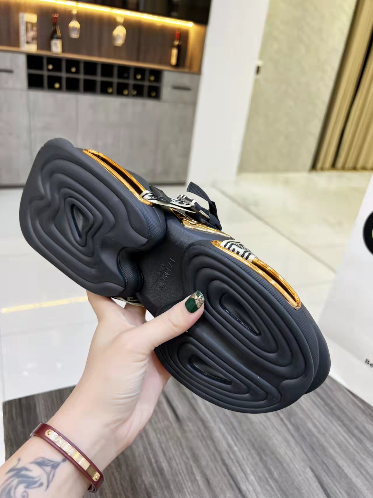 Balmain’s Latest Top Editions, Modern Beauty in Super-Cooked Shoes: A Fashion Breakdown - 图片 8