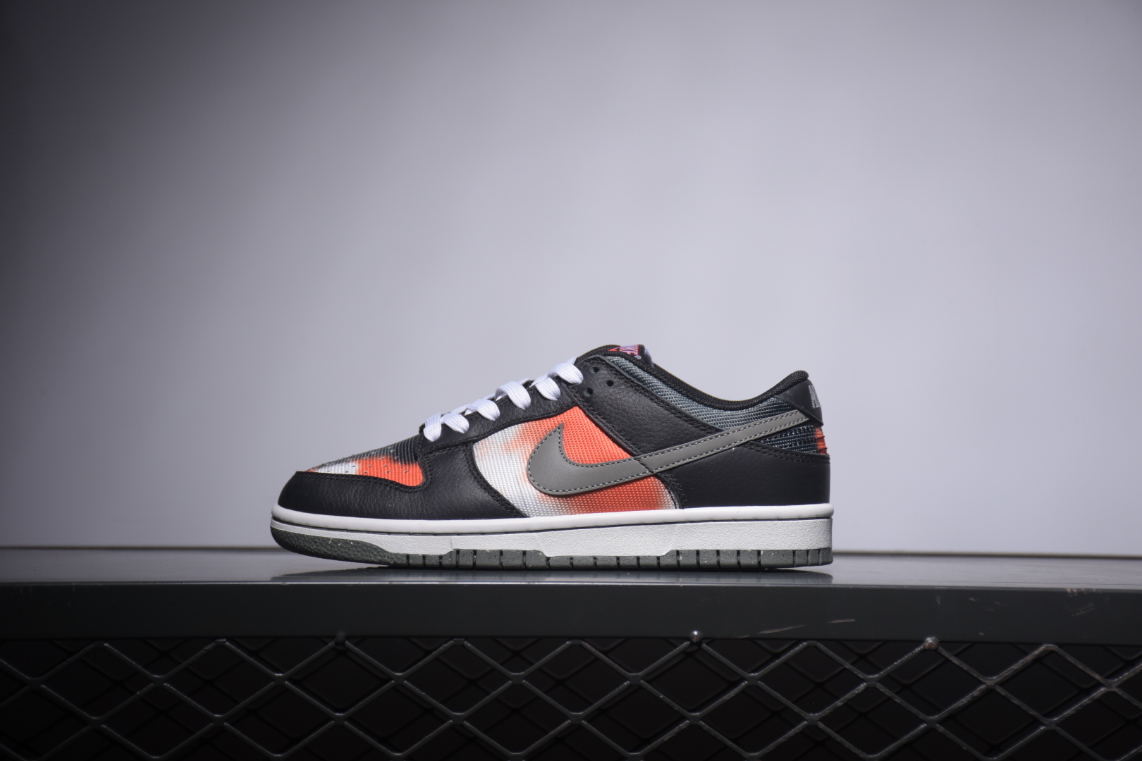 G0 纯原版本Nike SB Dunk LOW “Graffiti”复古休闲板鞋扎染涂鸦 黑红情侣款主