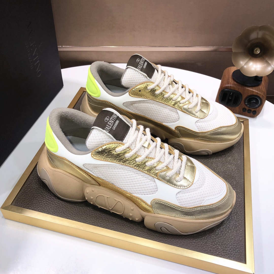 K5 华伦天奴原单 官网最 ，最新時尚休闲男鞋🔜鞋面選用进口上等原版头层牛皮拼接飞织，网布内里，上脚非常有型，个性时尚橡膠耐磨大底，实物拍摄🎬實物更好看，