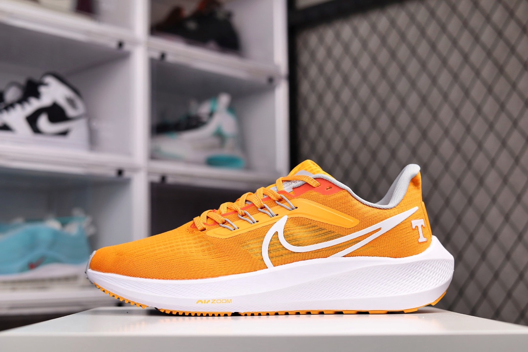 G0 Nike Zoom Pegasus 39 超级飞马涡轮增压马拉松 登月39代休闲运动慢跑鞋 原档案数据开发纸版楦型 内里嵌入定型海绵 中底搭载前Zoom+全掌React配置鞋×996WE货号：DR1975- F5 0尺码：39-45带半码