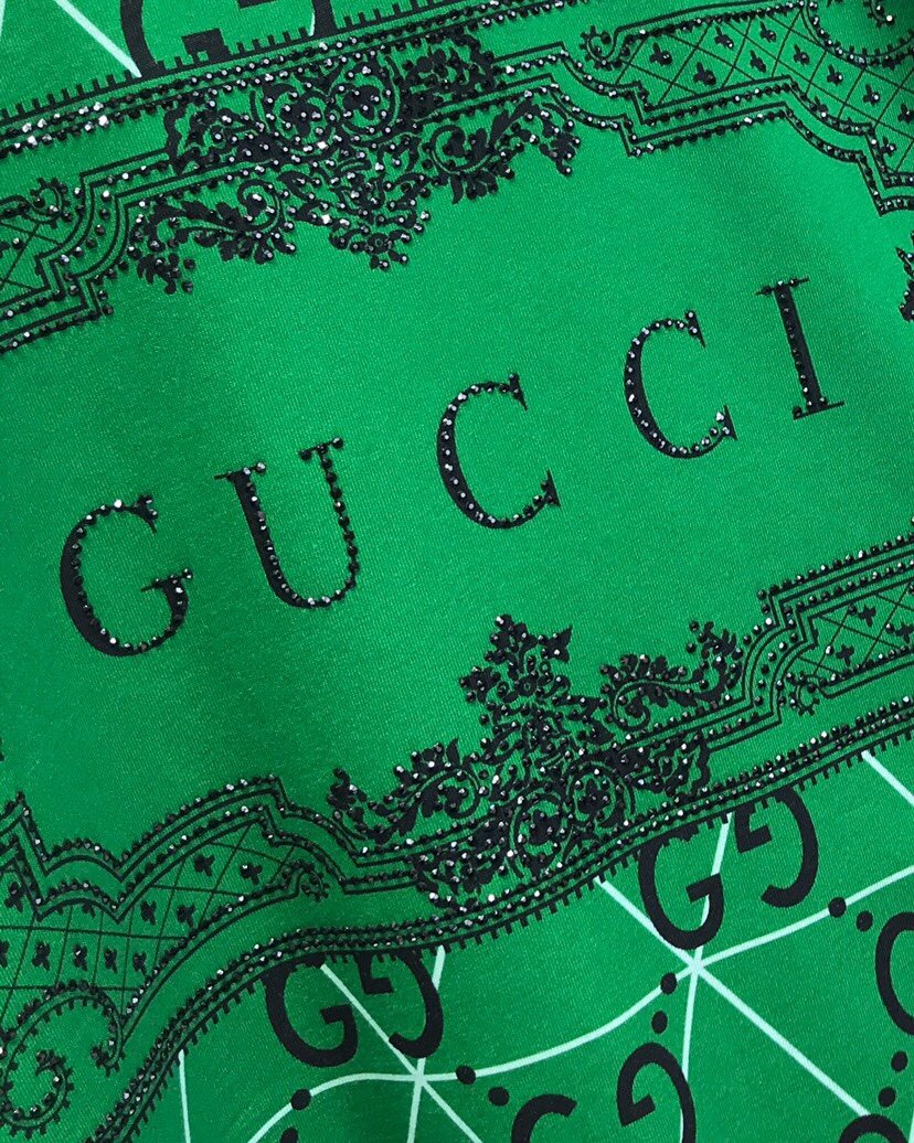 Gucci古奇2022ss春夏新款短袖沙滩裤套装T恤采用纯棉面料短裤面料为聚酯纤维凉爽透气款式新颖耐穿舒