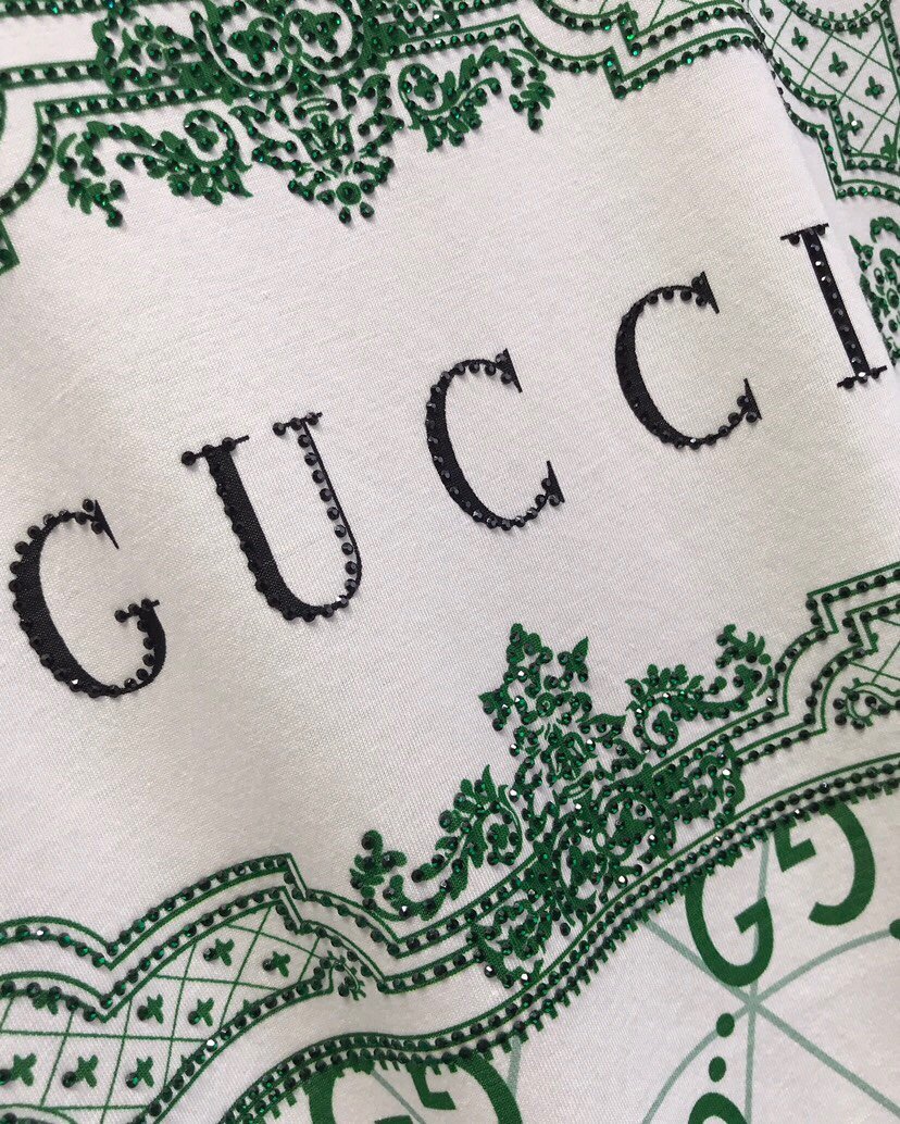 Gucci古奇2022ss春夏新款短袖沙滩裤套装T恤采用纯棉面料短裤面料为聚酯纤维凉爽透气款式新颖耐穿舒