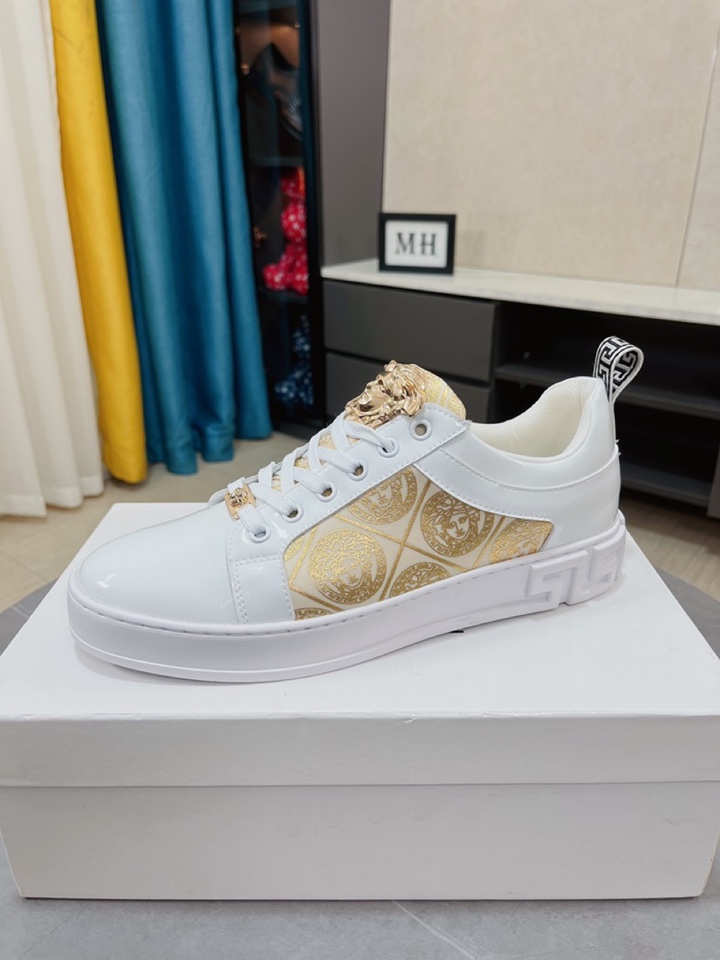 I0  VERSACE「 范思哲」休闲鞋正码