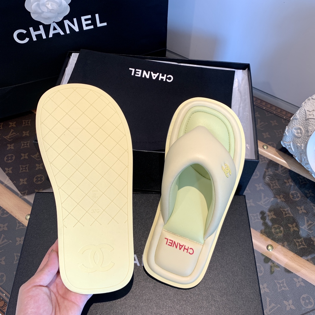 CHANEL香奈儿 小香𝟐𝟎𝟐𝟐春夏面包人字拖鞋
