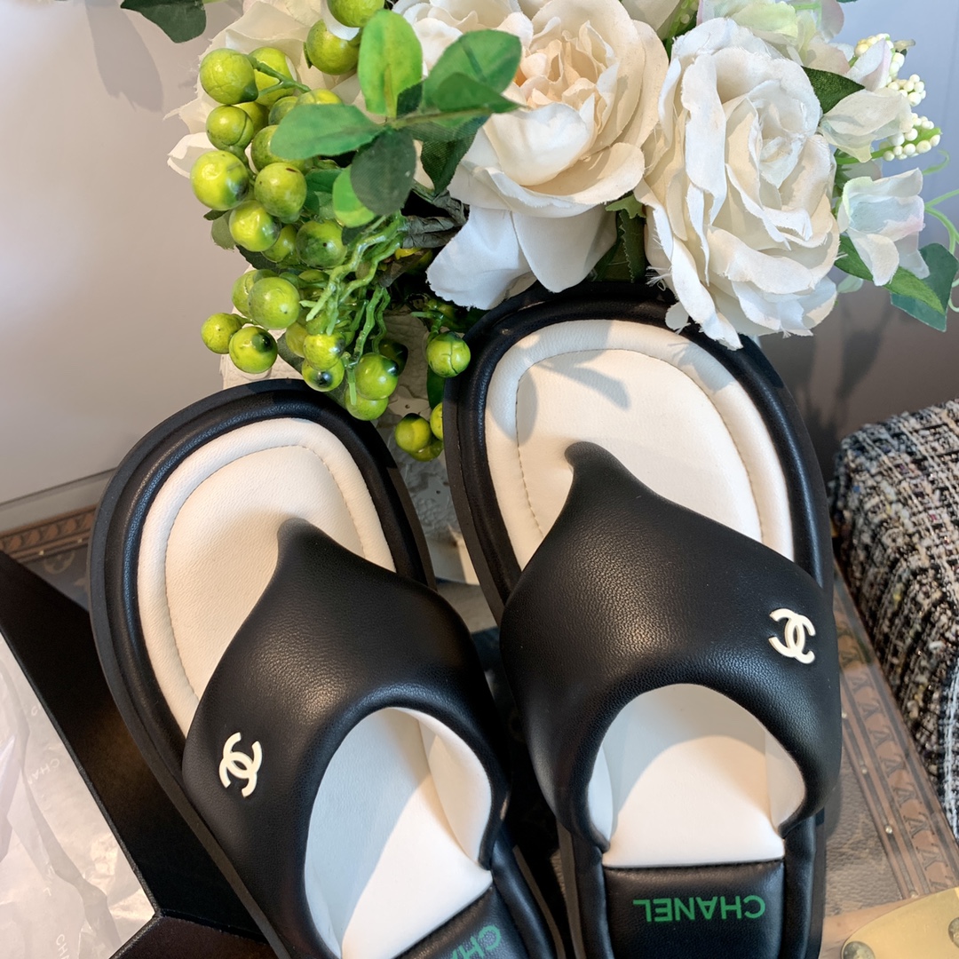 CHANEL香奈儿 小香𝟐𝟎𝟐𝟐春夏面包人字拖鞋