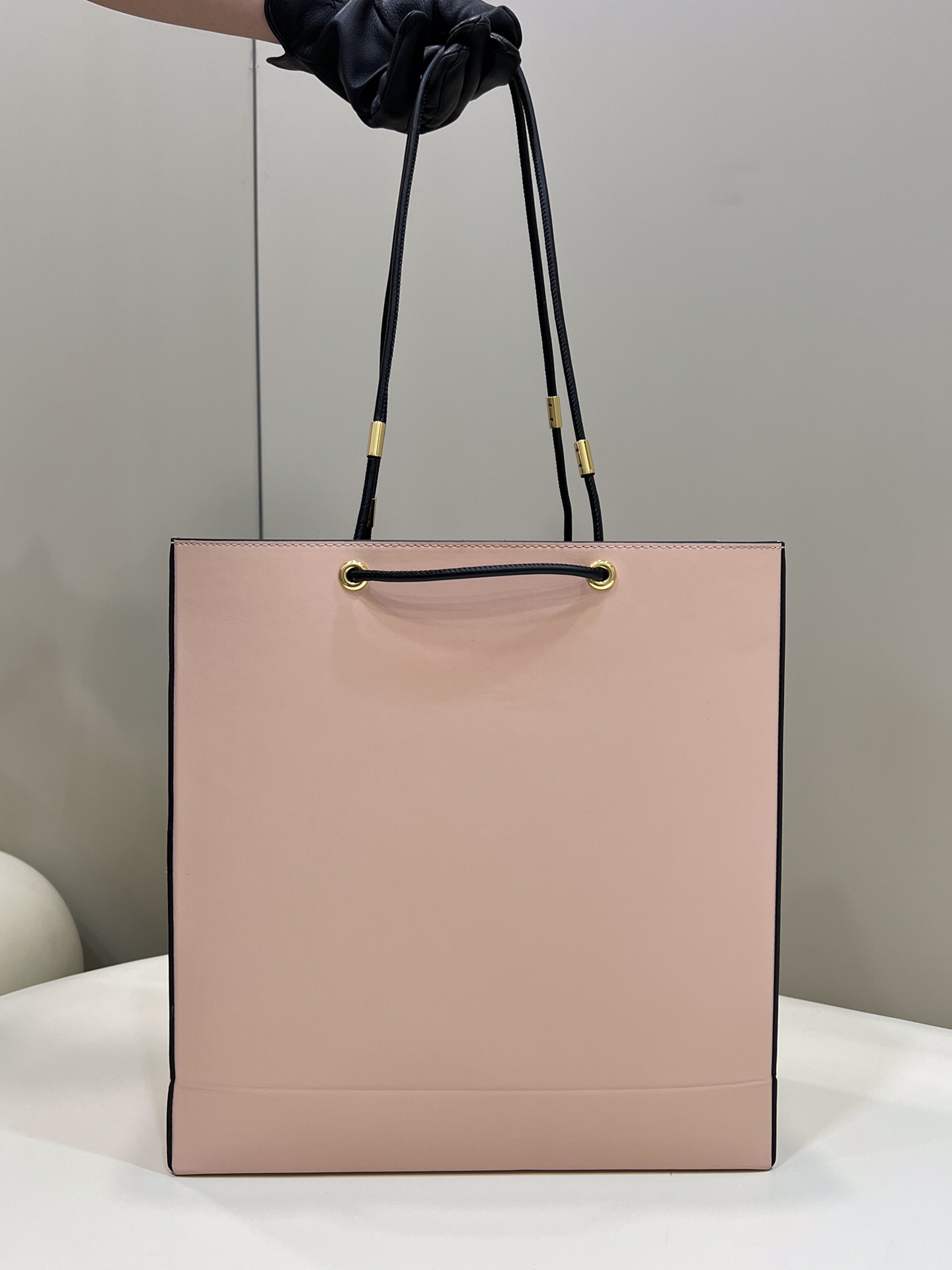 PRADA普拉达羔羊皮手提袋8356L