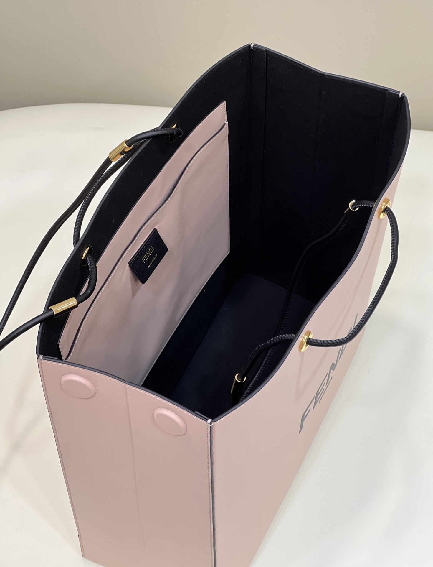 PRADA普拉达羔羊皮手提袋8356L