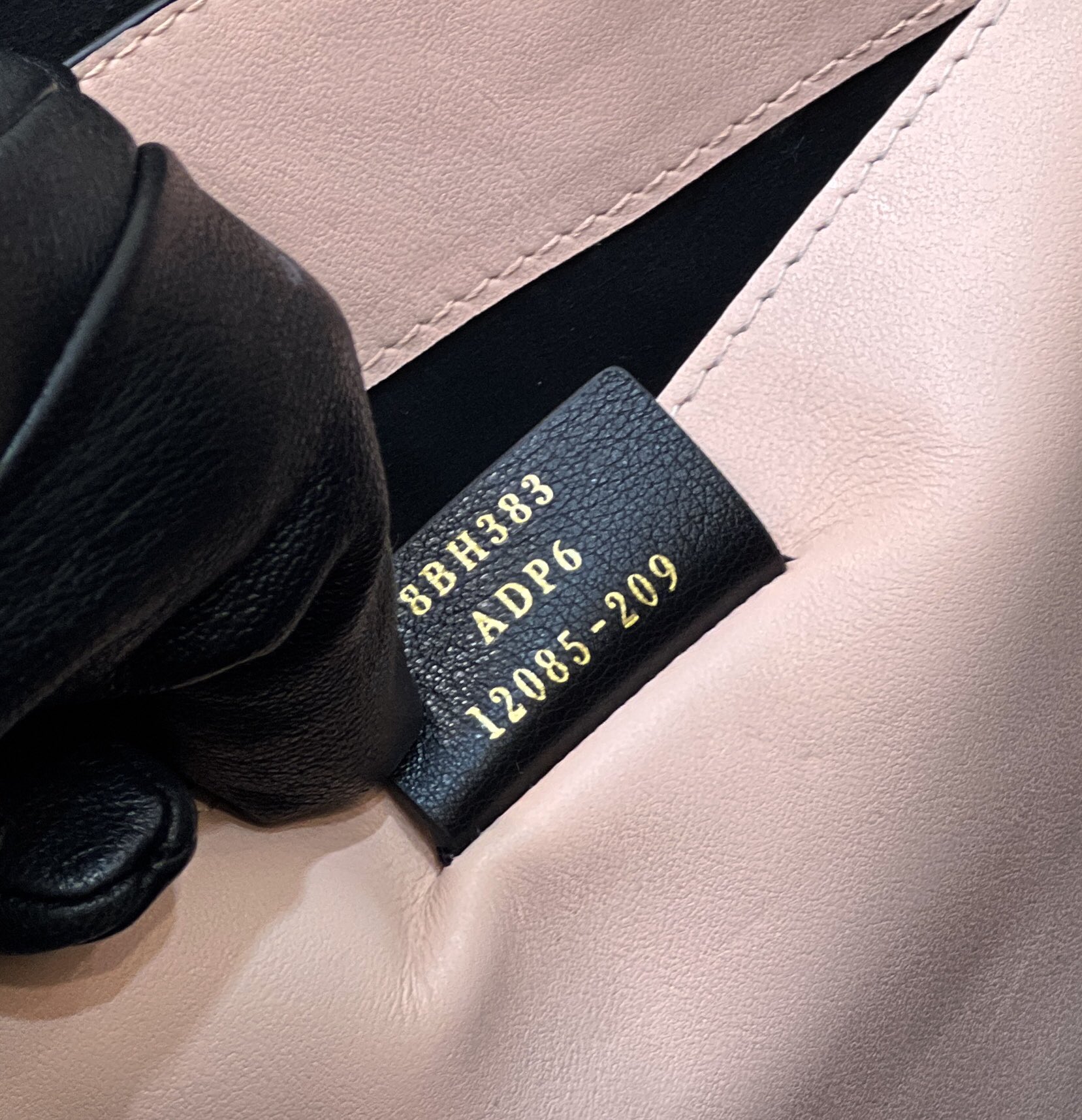 PRADA普拉达羔羊皮手提袋8356L