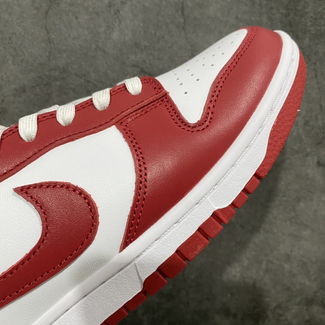 图片[6]-PK版本Dunk Low Retro \”Gym Red\” 白红 DD1391-602  顶级纯原 全新改版 强力开闸  独家原版原盒开模打造  原厂织唛标 一致匹配原版  原楦原纸板开发 匹配原版98%以上  后跟垫棉独家呈现 后跟反口里弧度正确  全新后跟电绣 电绣针数与正品一致  原厂皮料 质感无敌   皮料切割干净 无任何毛边 清洁度细节完美  尺码：36 36.5 37.5 38 38.5 39 40 40.5 41 42 42.5 43 44 44.5 45 46 47.5-选品中心