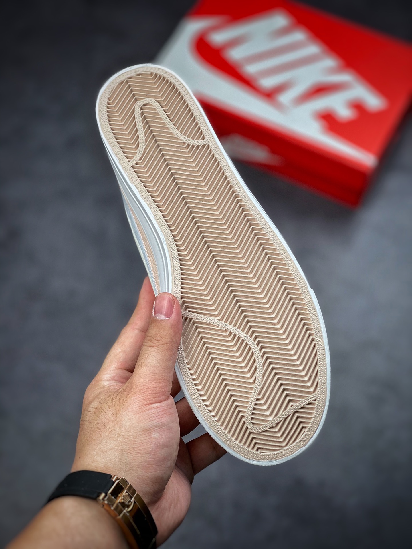 140 Nike Court Legacy Canvas Mule 学院产物系列低帮一脚蹬休闲运动半拖露跟板鞋 DJ5058-011