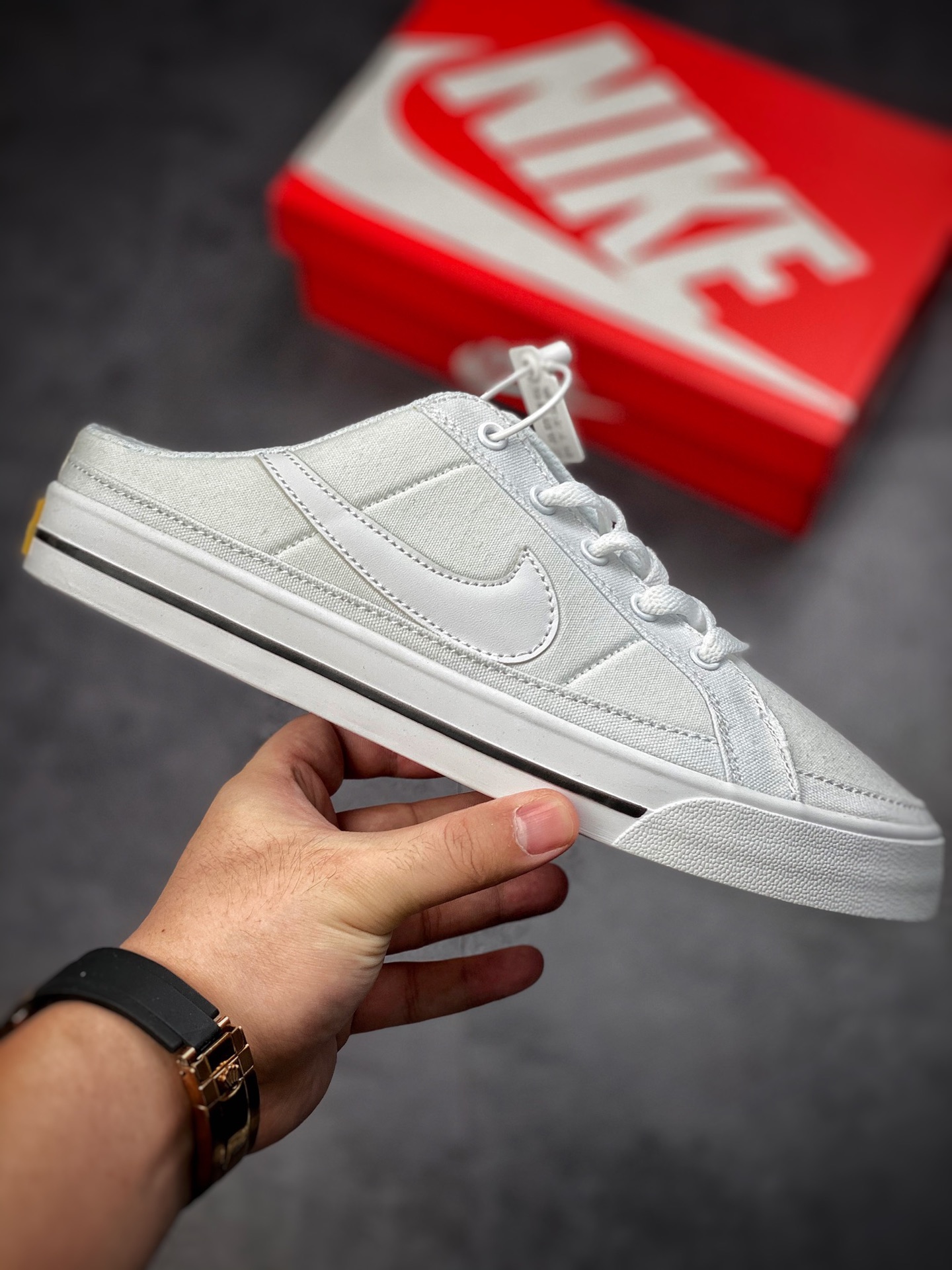 140 Nike Court Legacy Canvas Mule 学院产物系列低帮一脚蹬休闲运动半拖露跟板鞋DB3970-100