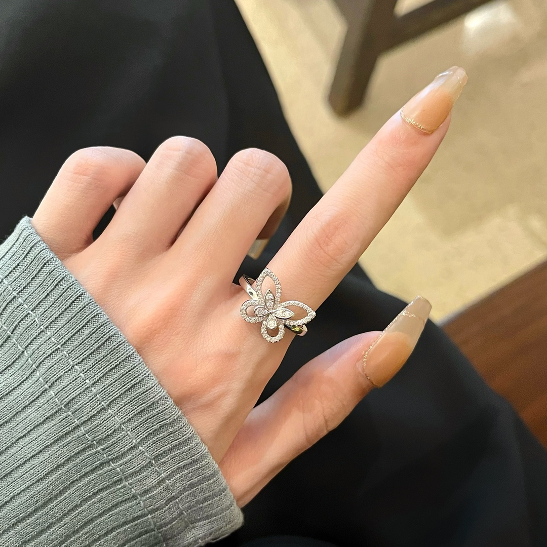 15*12mm蝴蝶戒指佩戴效果图