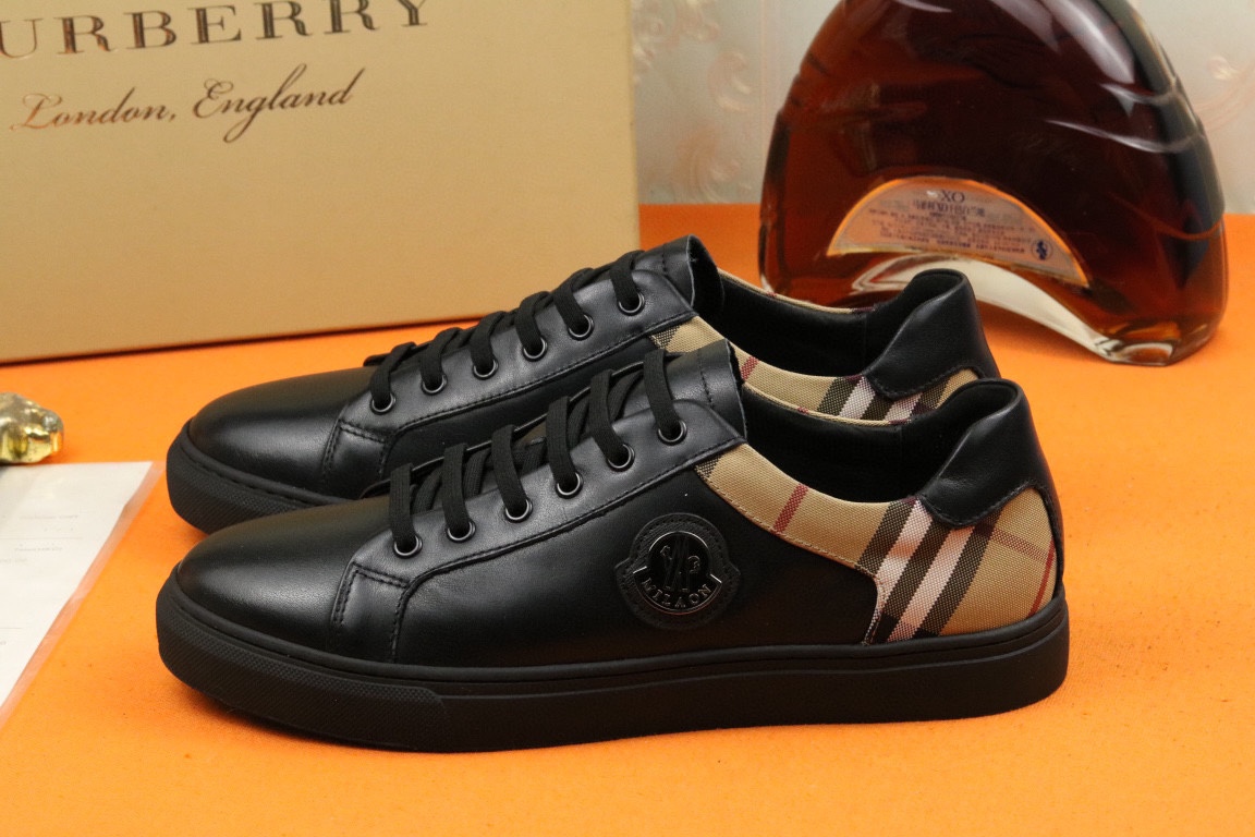 J0  爆款  Burberry  巴宝莉  代购款🔍男士🚹官网同步，鞋面采用进口头层牛皮，猪皮内里， 完全1⃣比1⃣复刻🇮🇹，防滑耐磨橡胶大底⚠鞋子舒适度极高，原厂跟单货，🔍🔍高品质看细节，欢迎对比⚠