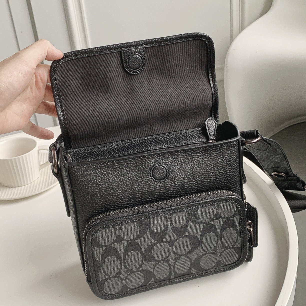 Coach C家C9870 男士单肩斜跨包休闲百搭拉链邮差包相机包 帆布，涂层搭配头层牛皮 尺寸22.20.6