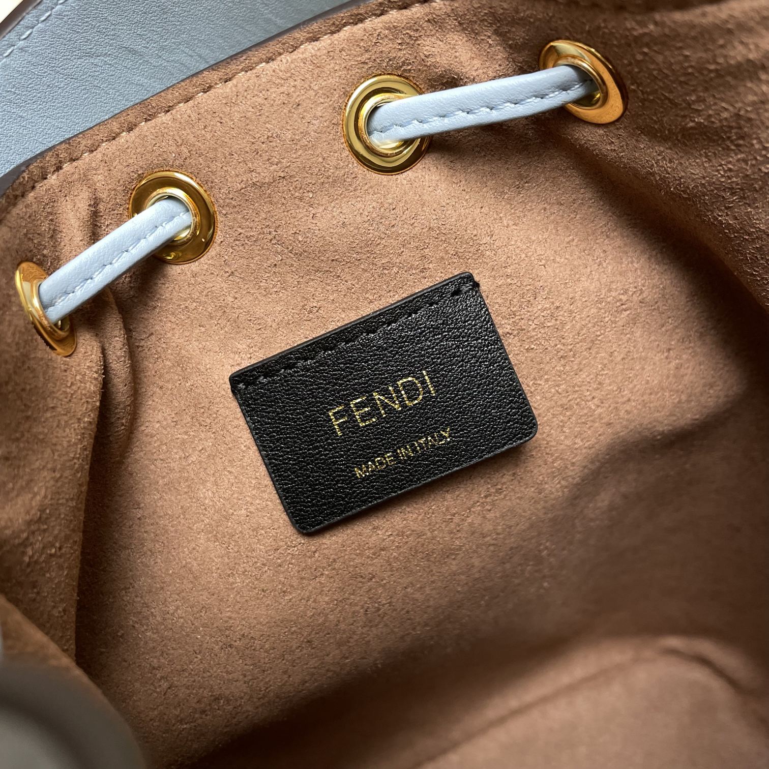 Fendi 名称：Mon Tresor小号水桶包