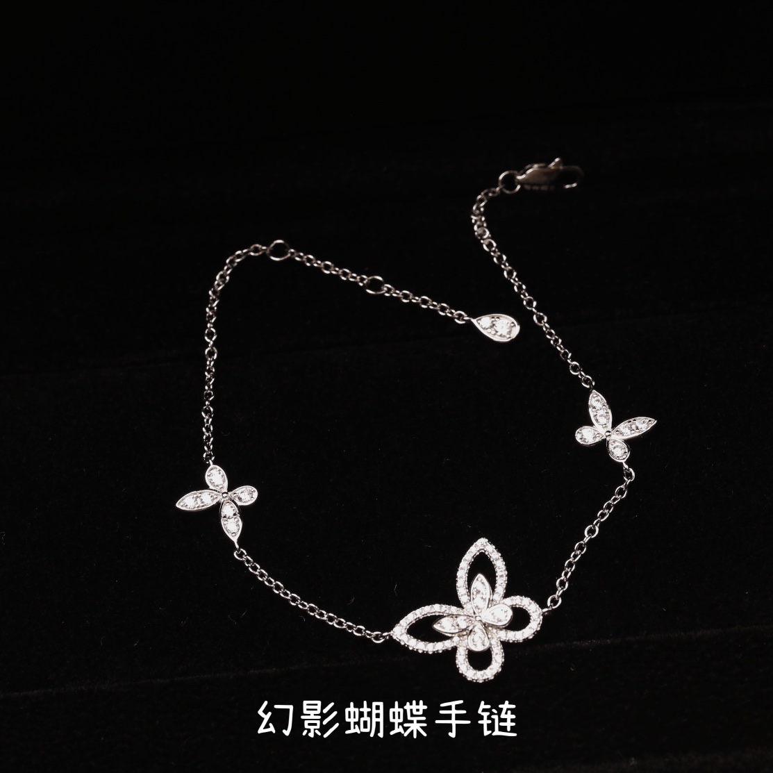 
⁣mini幻影蝴蝶手链，采用925银材质，高端仿真钻勾勒真挚的爱 💎优雅的蝴蝶幻影钻石项链描绘蝴蝶的优