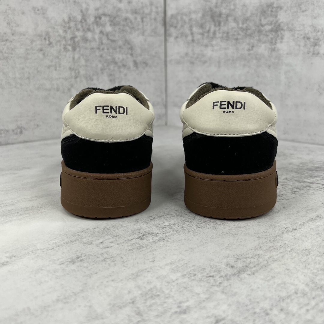 Fendi 新款上架 (莞产 ) Fendi 芬迪22ss 休闲鞋FENDI芬迪match最新 运动鞋 设计师Kim Jones打造的首款运动鞋fendi match 和LV驴牌的Trainer篮球运动鞋 鞋型差不多 添加了FF 的设计 鞋面采用麂皮和皮革拼接组合 侧面凸起的双F logo内里采用毛巾绒里 / 男款39-45