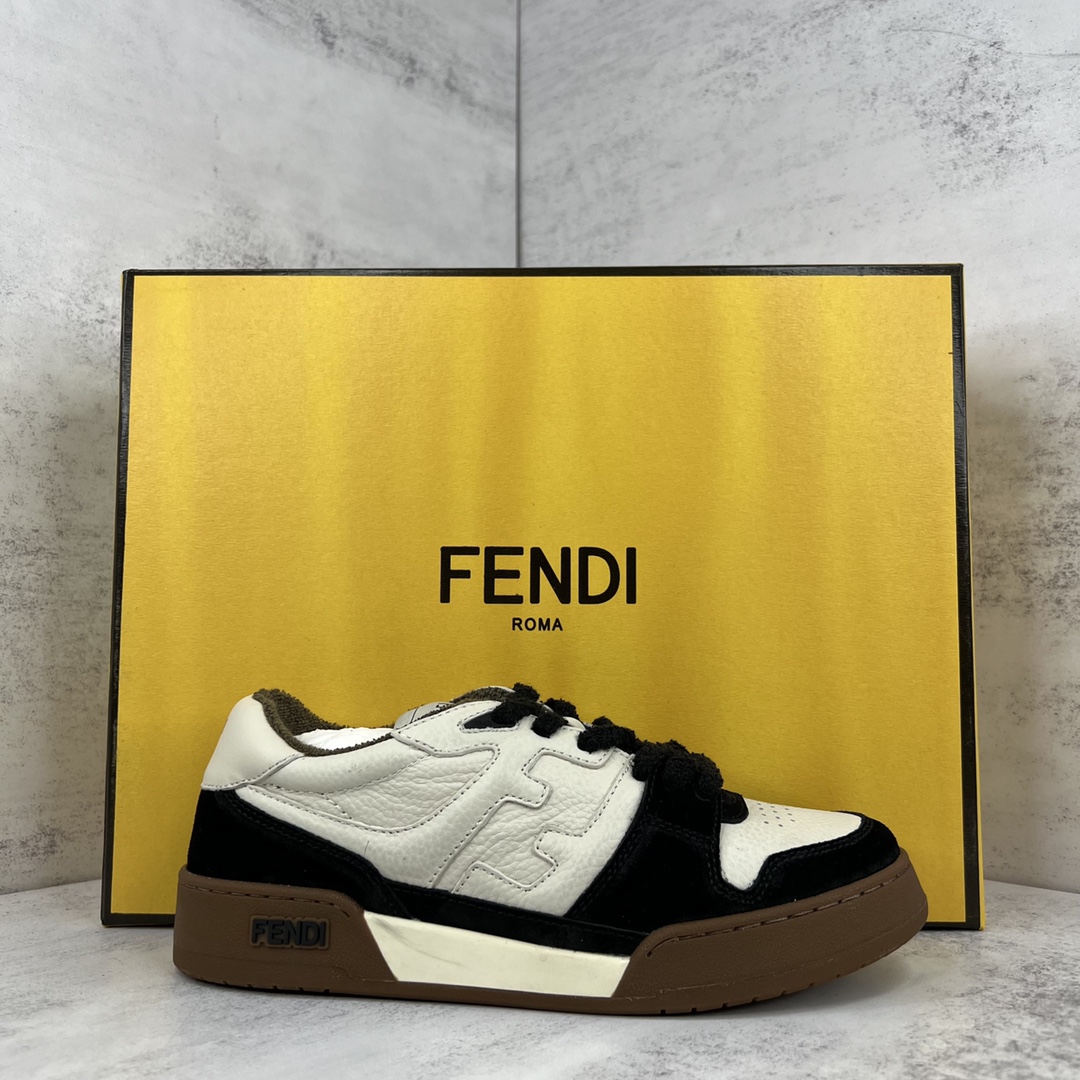 Fendi 新款上架 (莞产 ) Fendi 芬迪22ss 休闲鞋FENDI芬迪match最新 运动鞋 设计师Kim Jones打造的首款运动鞋fendi match 和LV驴牌的Trainer篮球运动鞋 鞋型差不多 添加了FF 的设计 鞋面采用麂皮和皮革拼接组合 侧面凸起的双F logo内里采用毛巾绒里 / 男款39-45