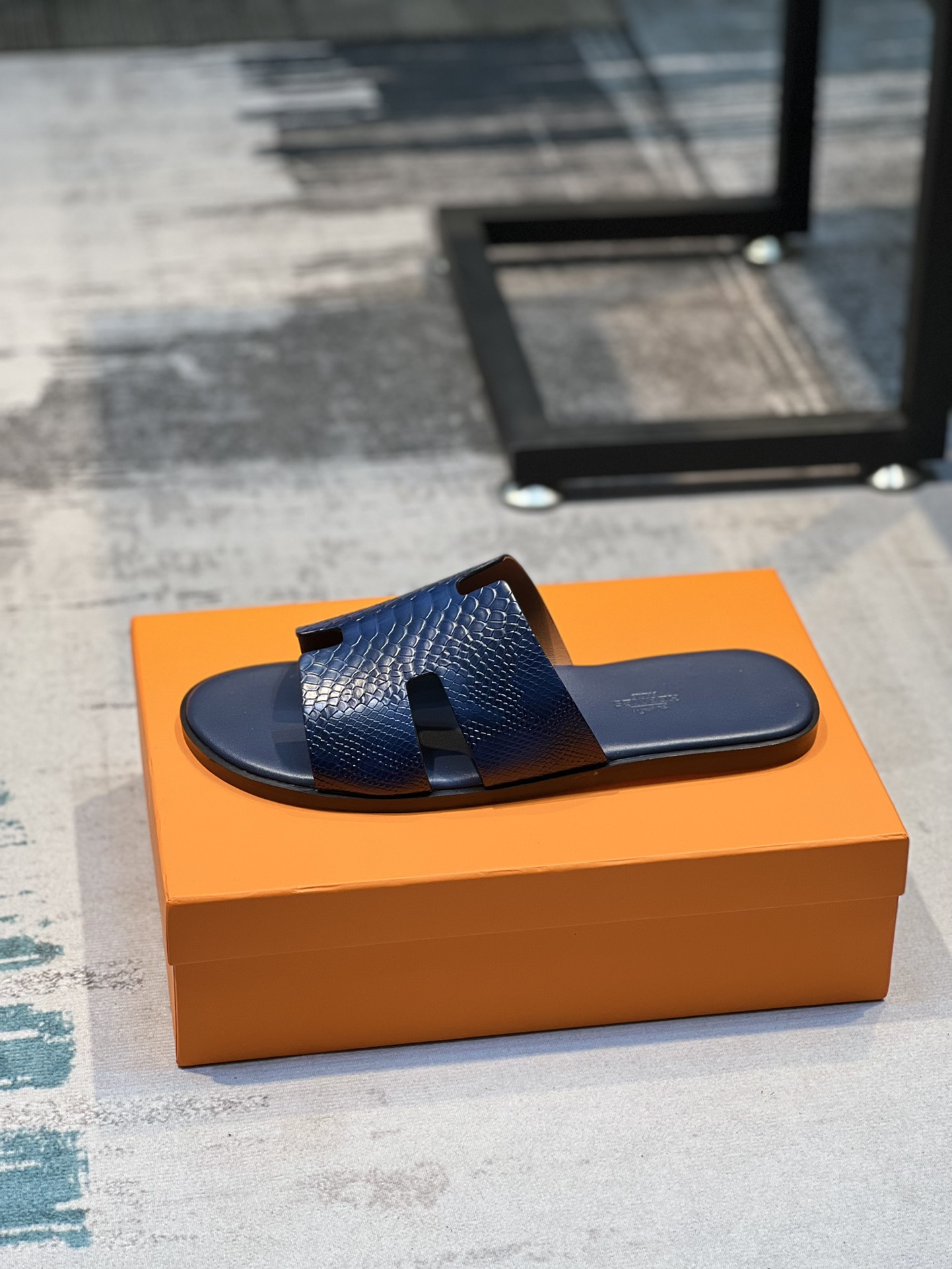 H0 Hermes爱马仕 💘官网最新专柜同步，牛皮面H拖鞋 巴黎原版飞回正品开模完美打造最高品质 诚意巨献，可随意进出专柜鞋面采用原版定制牛皮。彩色手掌纹。彩色牛皮，多色可选。进口皮垫脚内里,意大利最新原版大底，