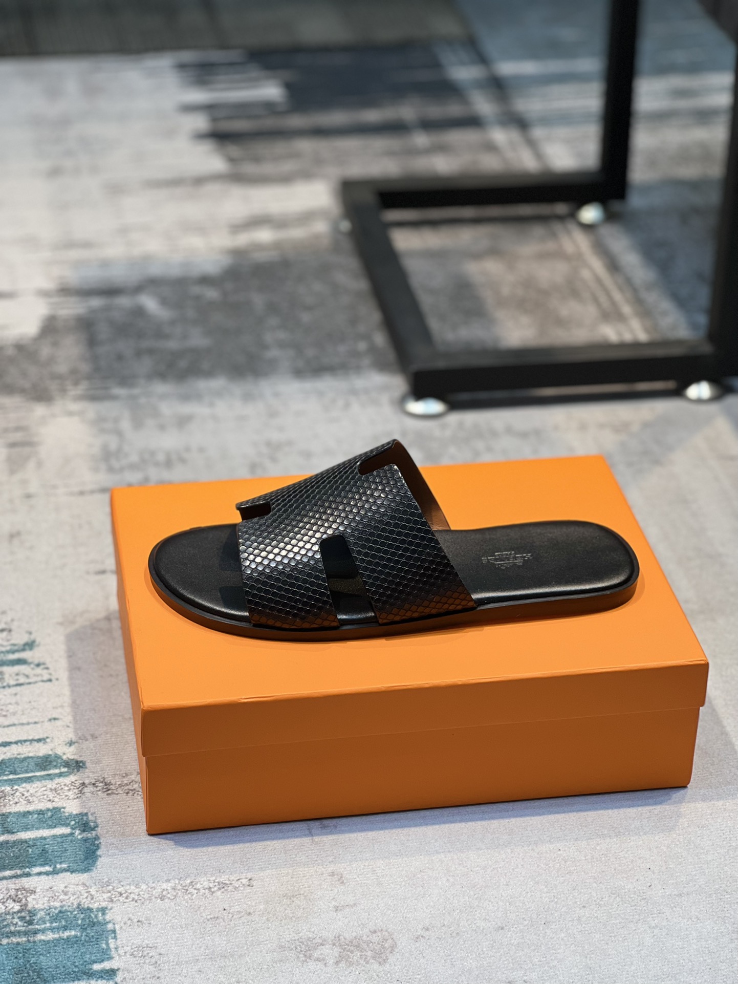 H0 Hermes爱马仕 💘官网最新专柜同步，牛皮面H拖鞋 巴黎原版飞回正品开模完美打造最高品质 诚意巨献，可随意进出专柜鞋面采用原版定制牛皮。彩色手掌纹。彩色牛皮，多色可选。进口皮垫脚内里,意大利最新原版大底，