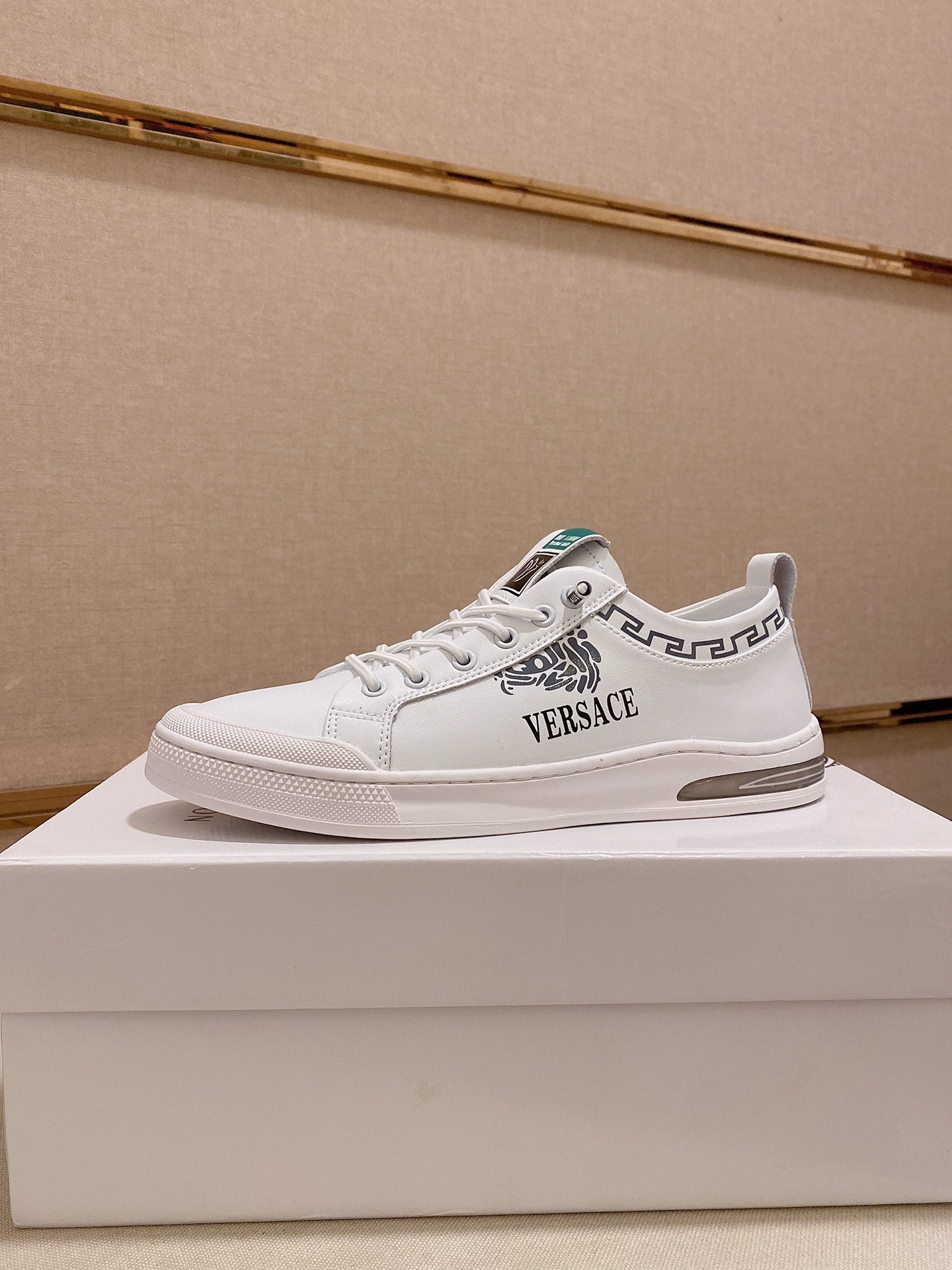 I5 Versace 范思哲 面料：采用头层牛皮，羊皮内里。让行走更加便捷舒适，惊世之作，1：1复刻[色]均采用原版进口面料，打造时尚个性衬托你的与众不同