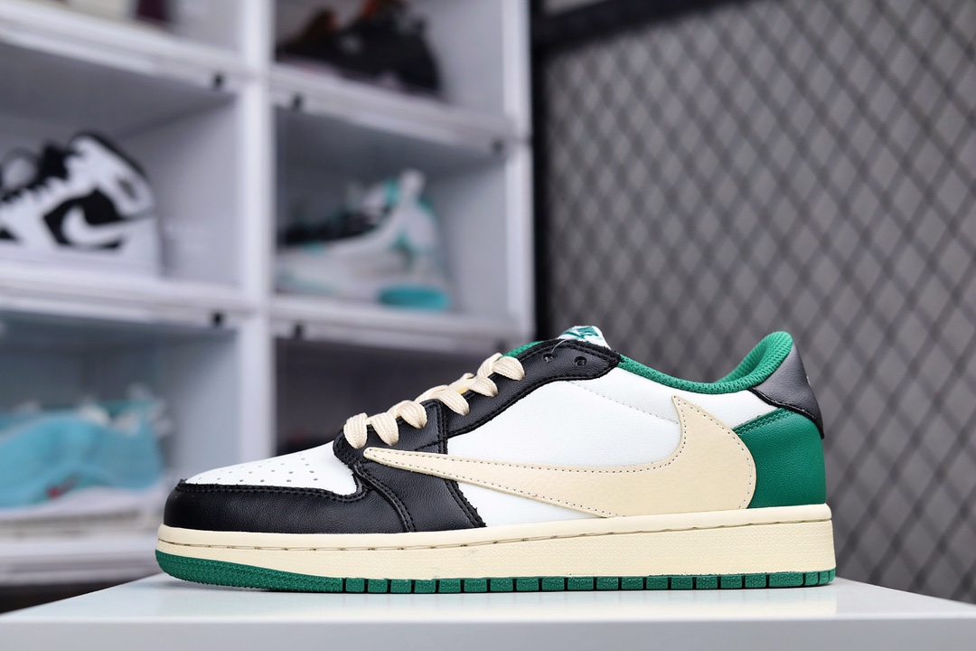 G0 公司级 Air Jordan 1 Retro High OG 倒勾 低帮 AJ1 乔丹1代 aj1 乔1 反向脚趾。亮点之处在于鞋侧的倒置 Swoosh。错版灵感来源于洛杉矶球鞋店铺收到一双特别的错版勾子倒过来，研发出反向勾的设计996YN