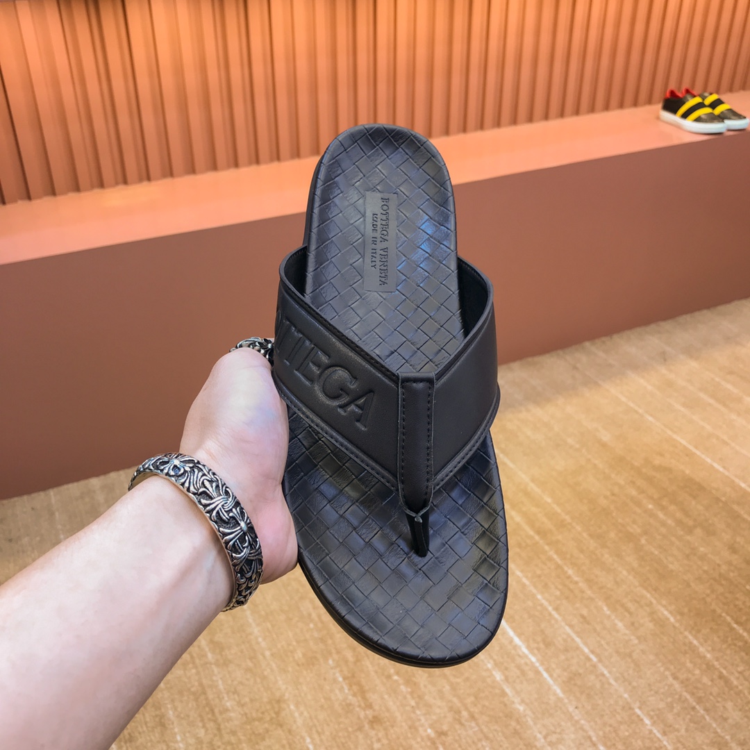 I0 Bottega Veneta 鞋面采用优质面料 特供大底 质感超赞 细节决定品质 38-44。