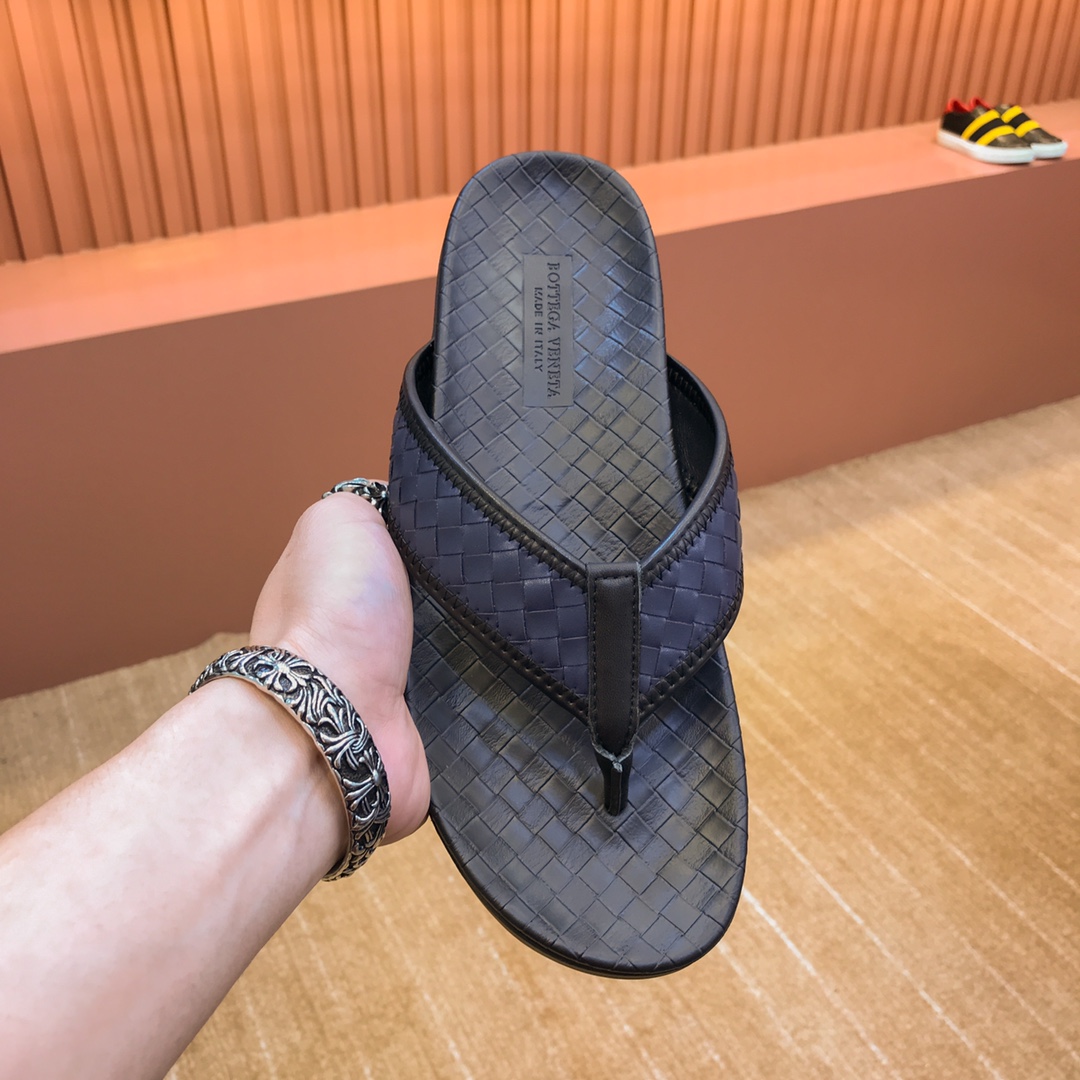 I0 Bottega Veneta 鞋面采用优质面料 特供大底 质感超赞 细节决定品质 38-44。