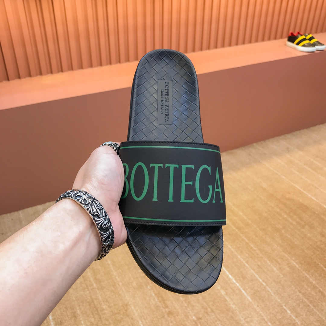 I0 Bottega Veneta 鞋面采用优质面料 特供大底 质感超赞 细节决定品质 38-44。