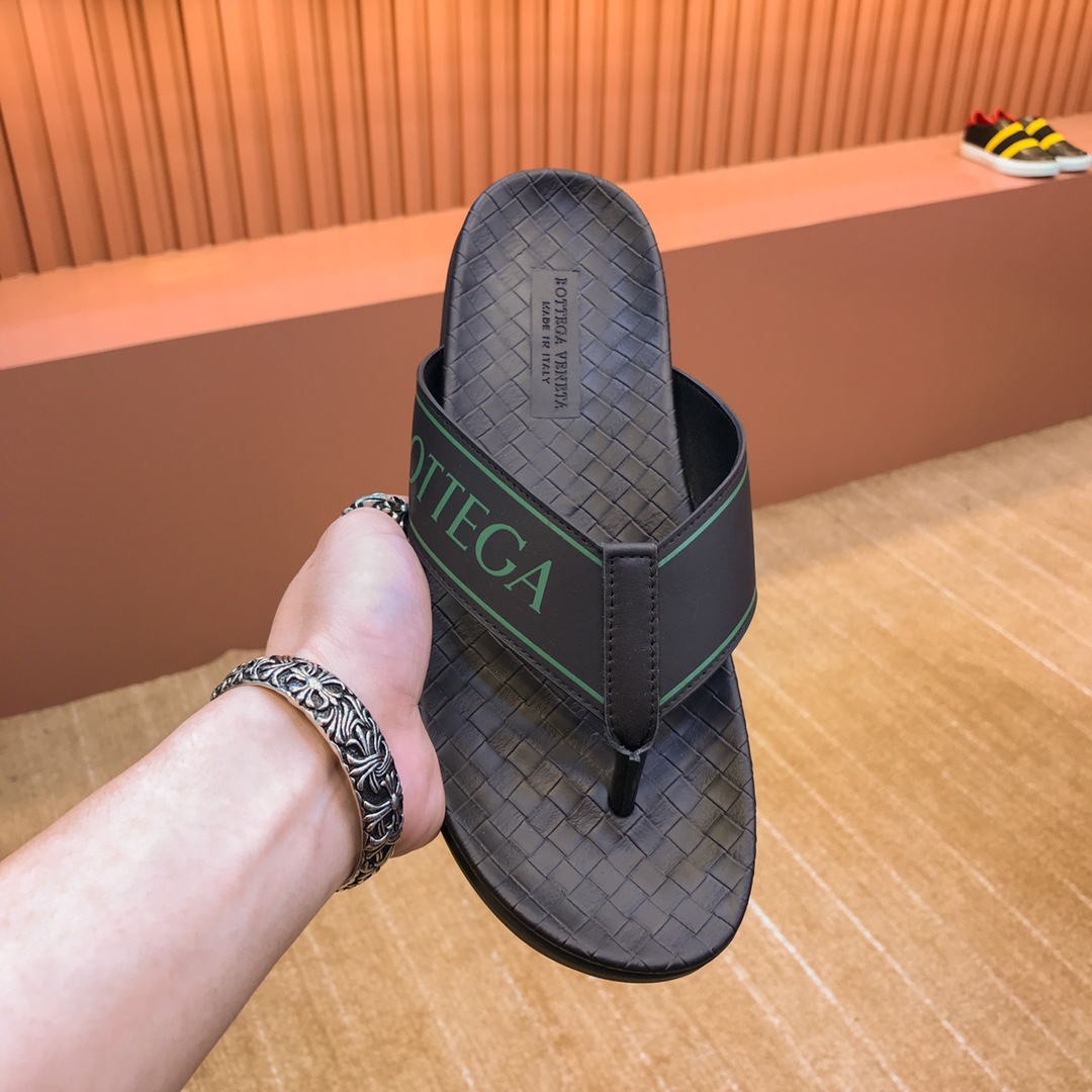 I0 Bottega Veneta 鞋面采用优质面料 特供大底 质感超赞 细节决定品质 38-44。