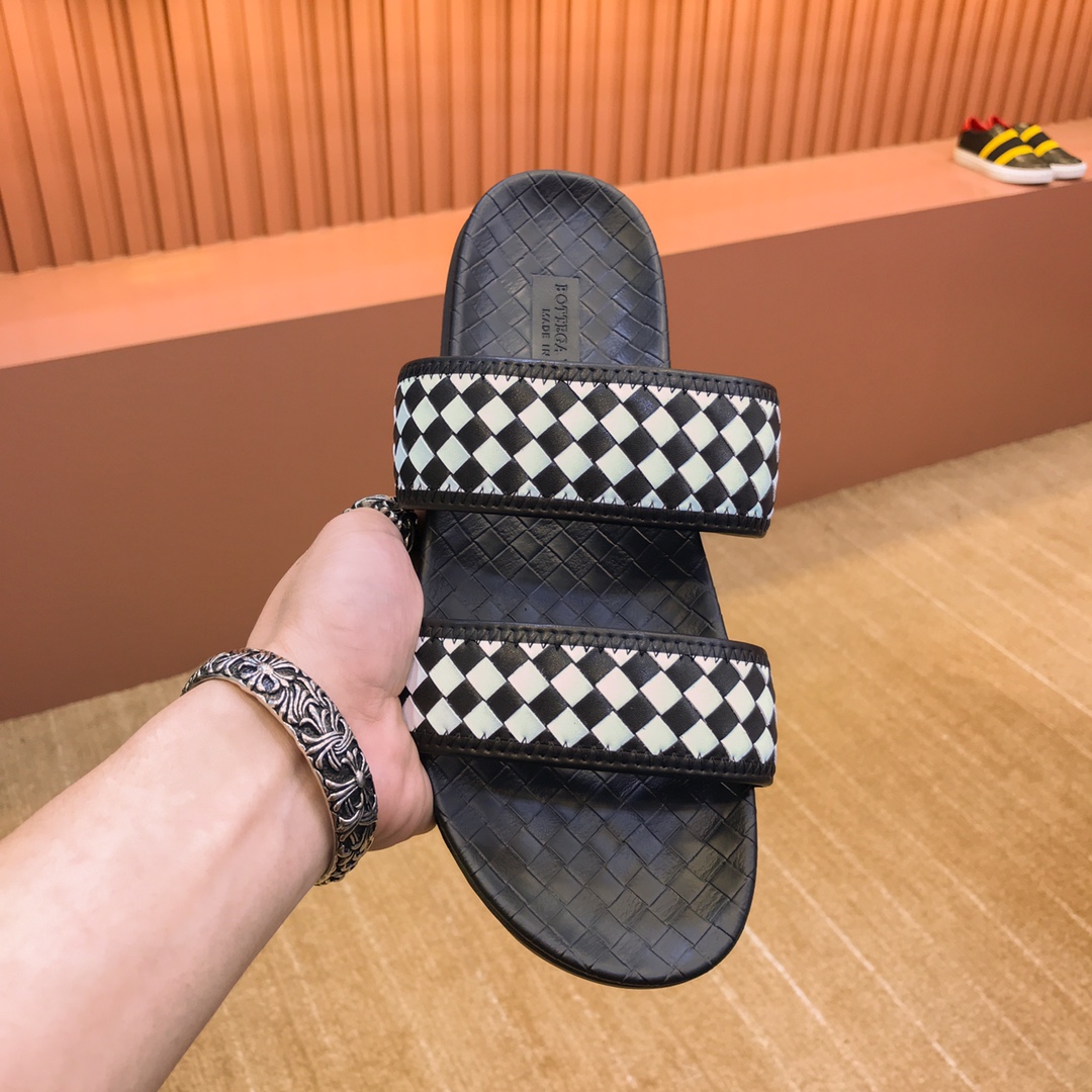 I0 Bottega Veneta 鞋面采用优质面料 特供大底 质感超赞 细节决定品质 38-44。