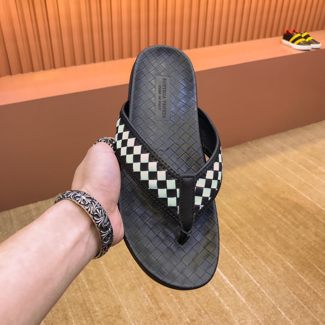 I0 Bottega Veneta 鞋面采用优质面料 特供大底 质感超赞 细节决定品质 38-44。