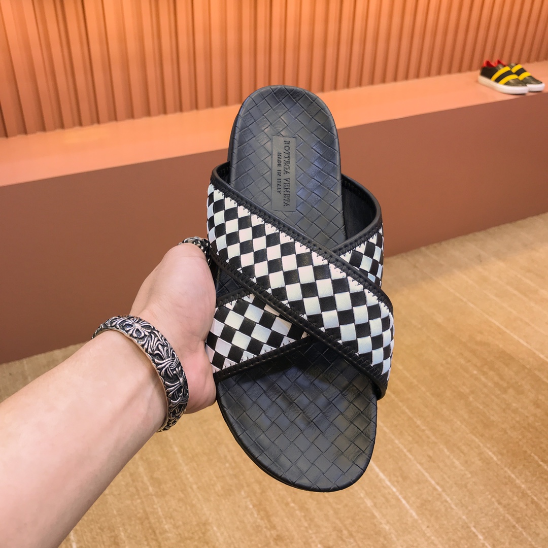 I0 Bottega Veneta 鞋面采用优质面料 特供大底 质感超赞 细节决定品质 38-44。