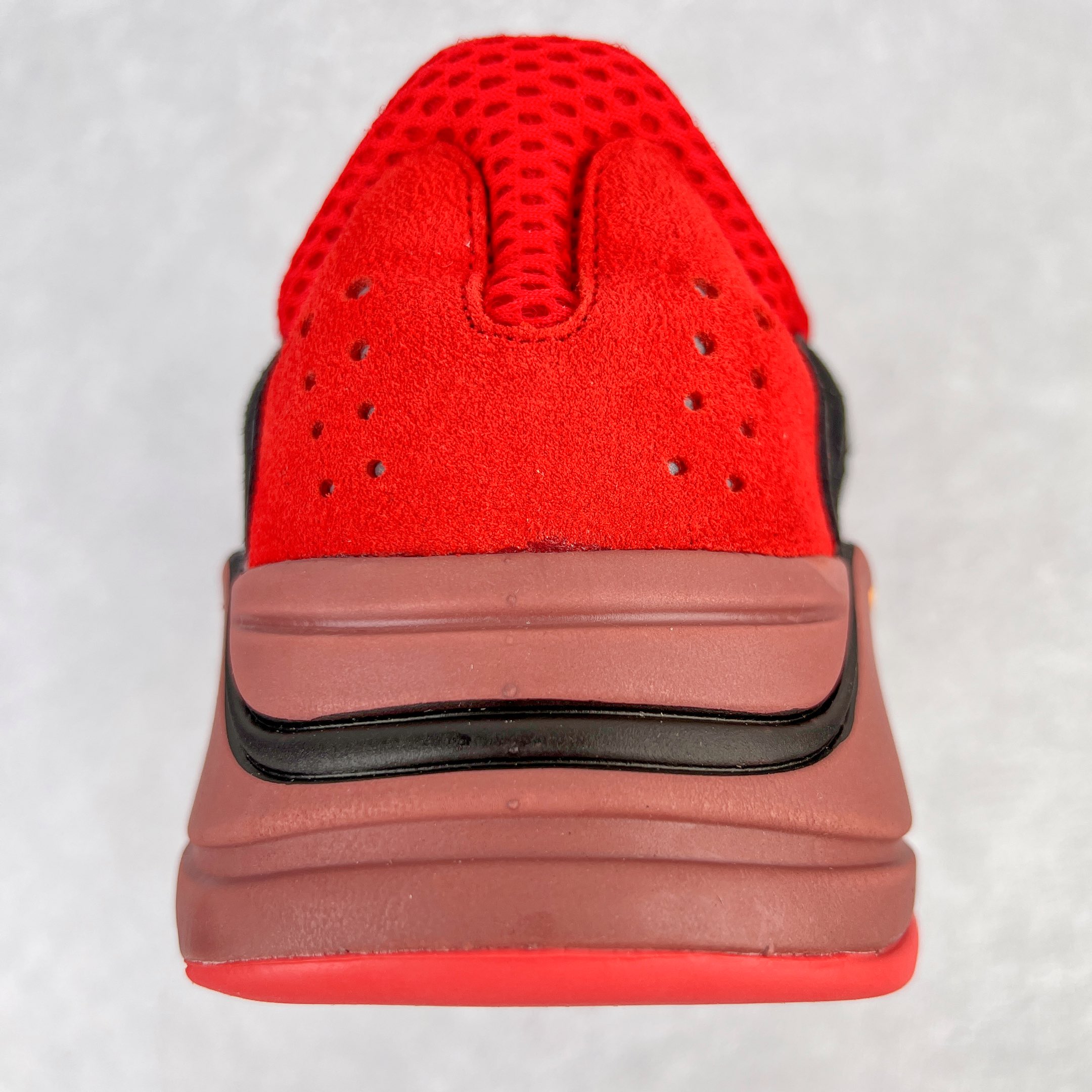 图片[7]-＃JC纯原 Yeezy Boost Runner 700 黑红 HQ6979 原楦原纸板开发 完美低趴原鞋韵味 市场同价位区间 性价比绝无第二家 正确头层牛巴革材质 原厂3D档案数据 原厂纸板 头层皮料 细节与正品对版 中底内置 Basf 科技 材质轻便 穿着软硬适中 全套纸板模具 原厂3M反光材料尺码：36 36.5 37 38 38.5 39 40 40.5 41 42 42.5 43 44 44.5 45 46 47 48-选品中心