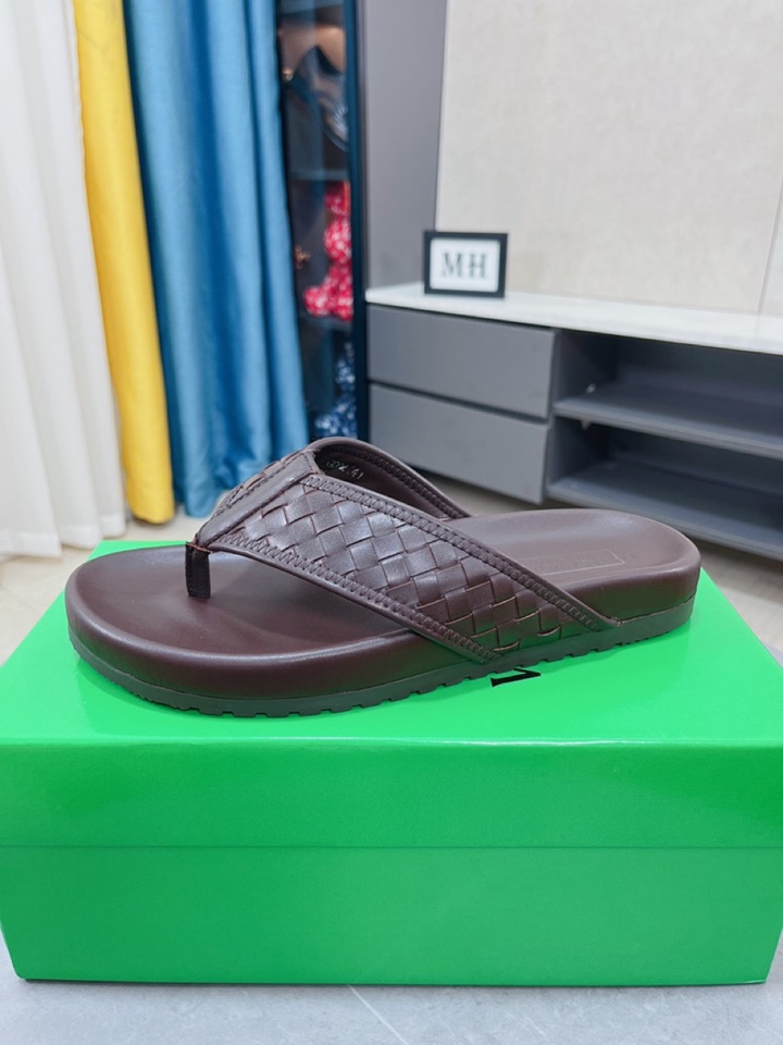 I0  Bottega Veneta   男士时尚休闲拖鞋，原版复刻，采用进口牛皮编织制作，原版复刻橡胶大底，潮流时尚，穿着舒适