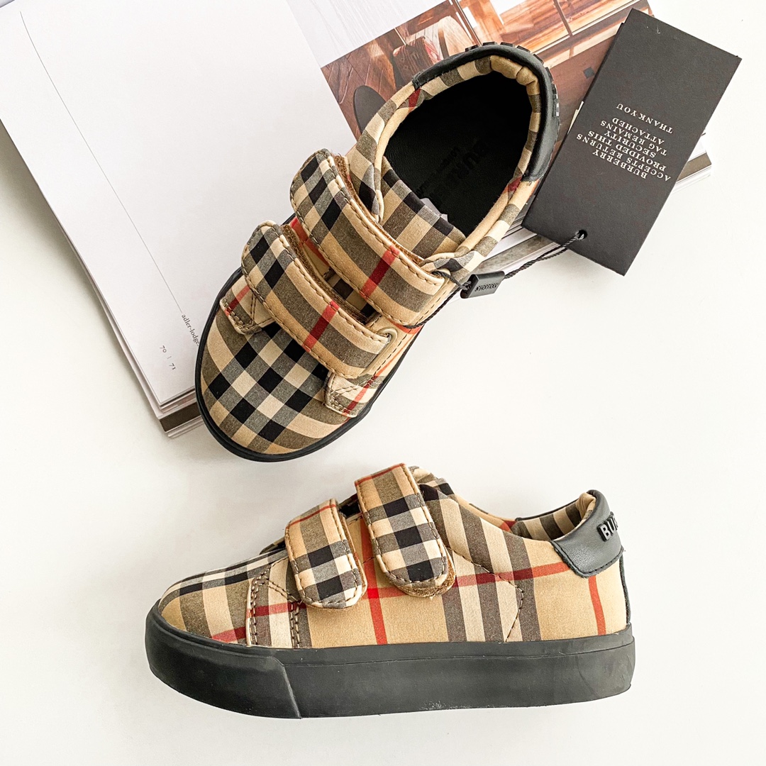 图片[9]-巴宝莉大品牌🔥鞋柜必备 高定系列🎈原版1：1定制 头层牛皮内里非常好穿🍀尺码26-35-选品中心