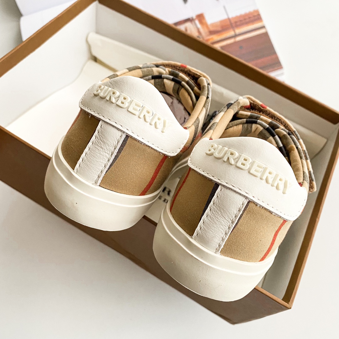 图片[5]-巴宝莉大品牌🔥鞋柜必备 高定系列🎈原版1：1定制 头层牛皮内里非常好穿🍀尺码26-35-选品中心